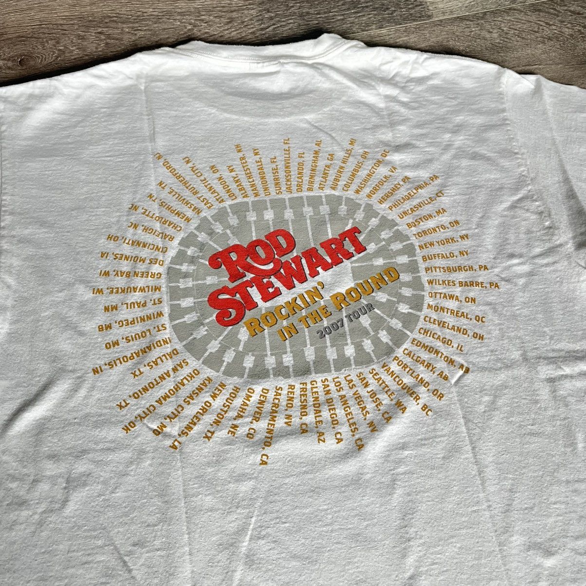 Band Tees Vintage 2007 Rod Stewart Rockin’ in the Round Tour Band Tee Size US L / EU 52-54 / 3 - 5 Thumbnail