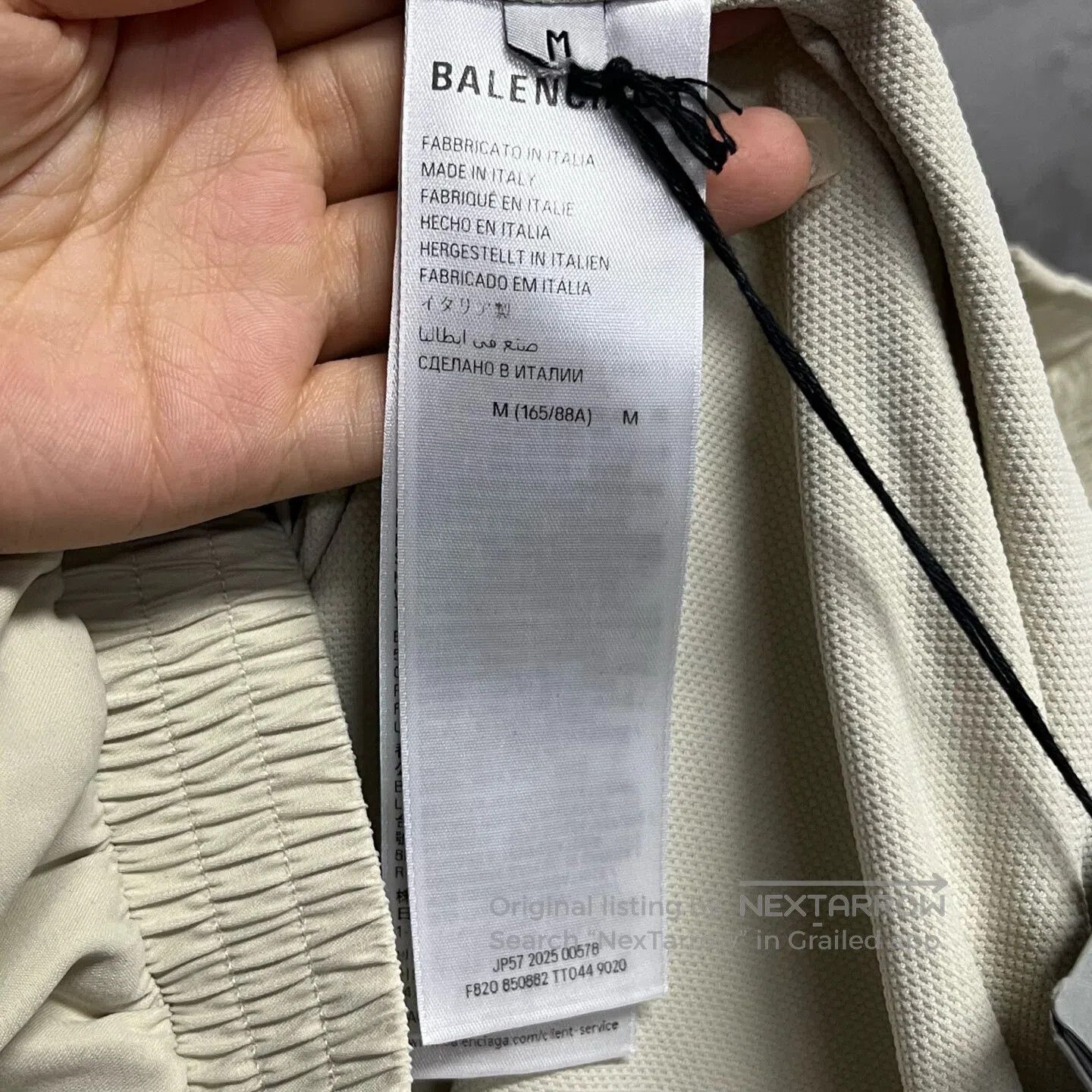 Balenciaga Balenciaga Vest with a collar, zipper, and sporty design| Size US M / EU 48-50 / 2 - 3 Thumbnail