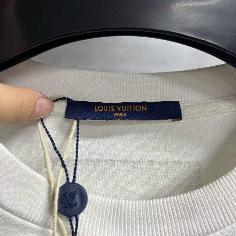 Louis Vuitton Louis Vuitton Louis Vuitton White Letter Graphic Short Sle Size US M / EU 48-50 / 2 - 2 Thumbnail