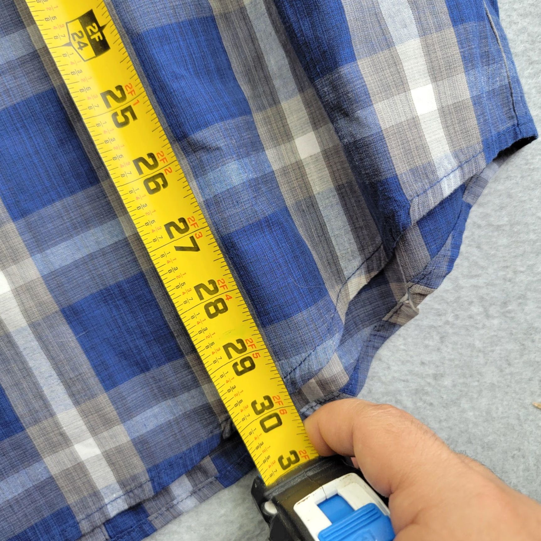 Haggar Haggar Shirt Mens Large Blue Gray Plaid Long Sleeve Button Front Pocket Size US XL / EU 56 / 4 - 5 Thumbnail