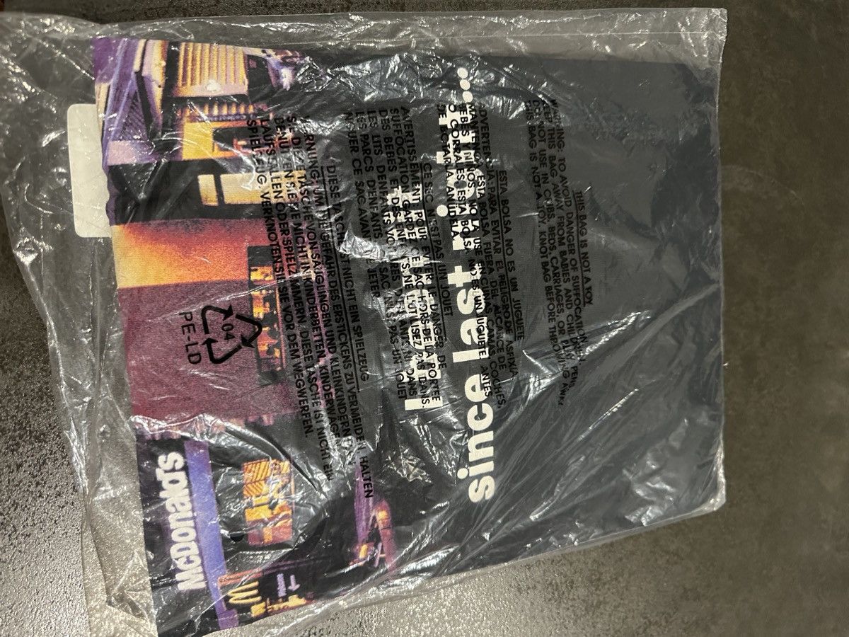 Other Cardi B McDonald’s meal tee Size US XL / EU 56 / 4 - 2 Thumbnail
