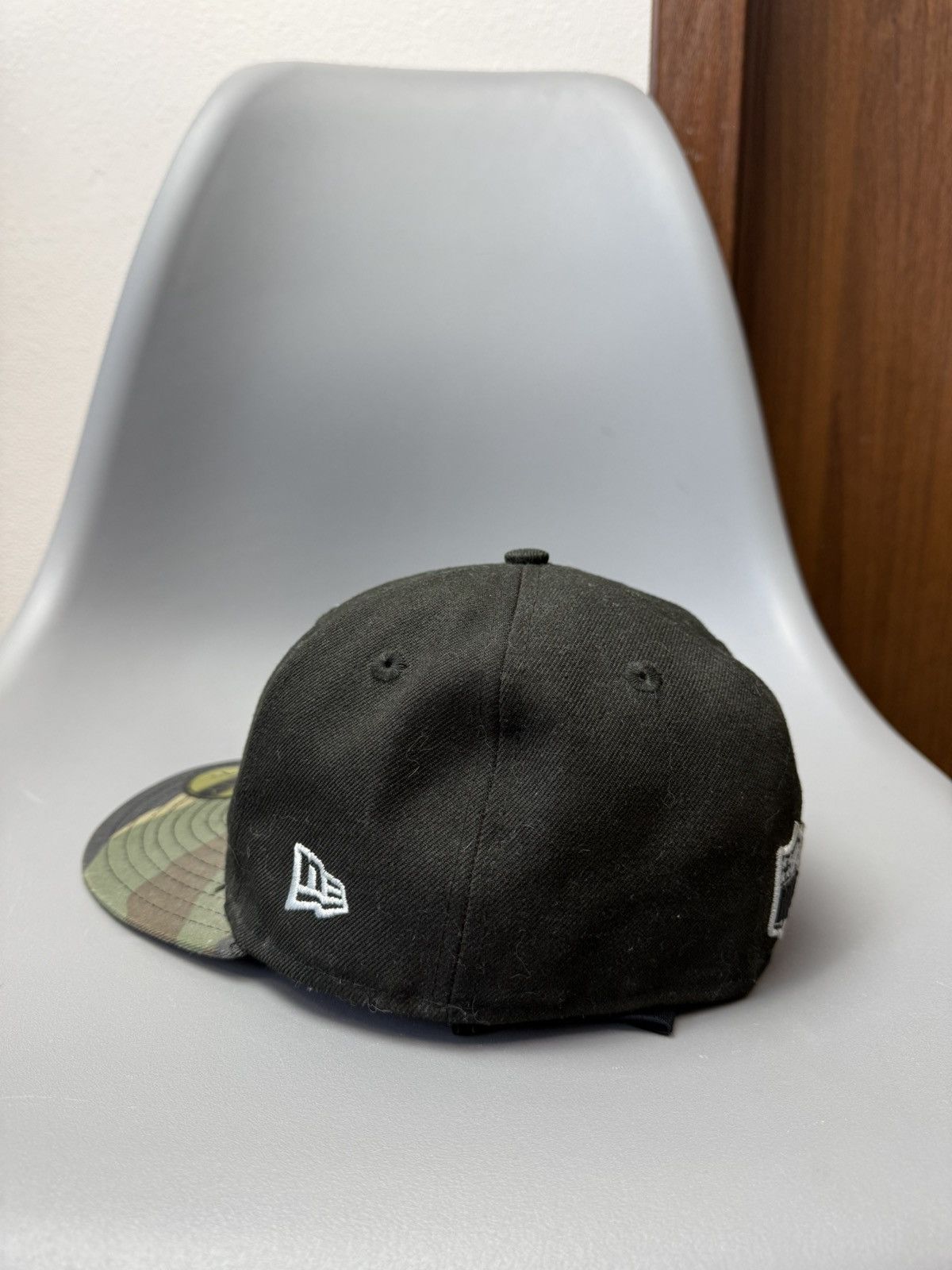 NFL Vintage Los Angeles Raiders Snapback Hat Size ONE SIZE - 6 Thumbnail