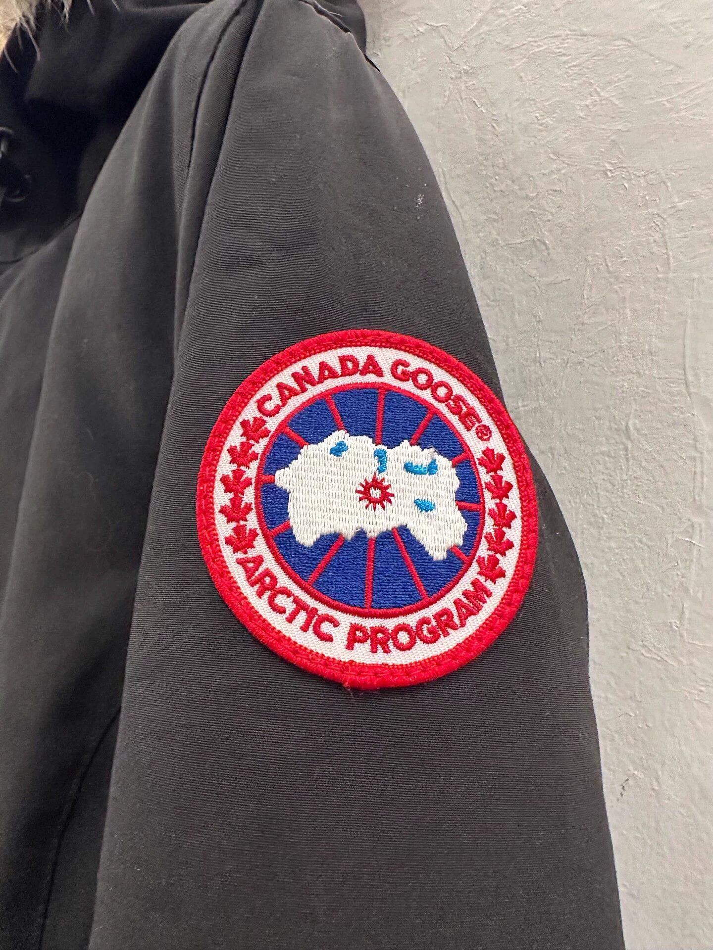 Canada Goose Canada Goose Sherbrooke Women's Black Long Red Logo S Size S / US 4 / IT 40 - 4 Thumbnail