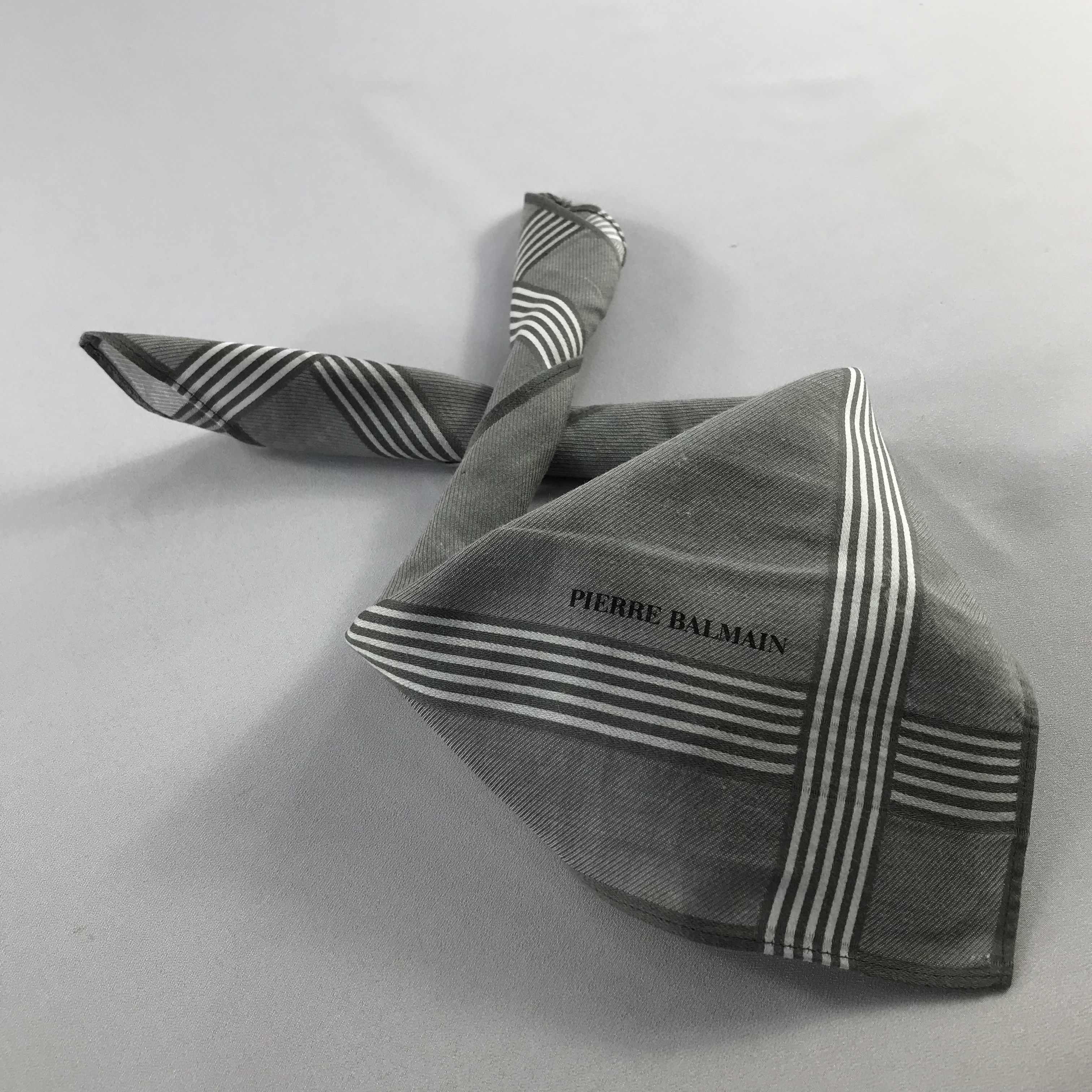 Pierre Balmain Pierre Balmain Handkerchief / Bandana / Neckerchief C674 Size ONE SIZE - 2 Thumbnail