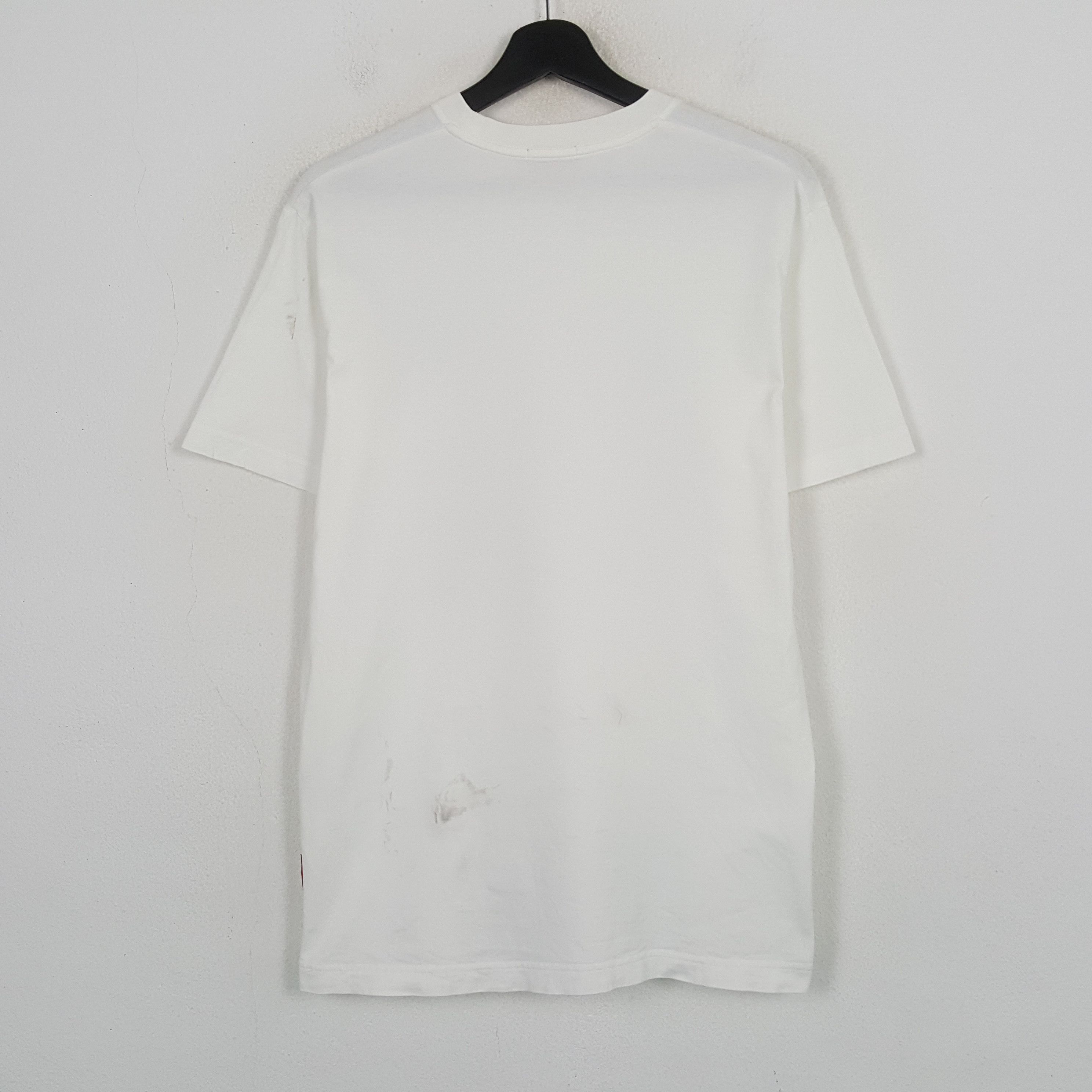 Barbara Kruger Barbara Kruger x Uniqlo Streetwear Style Tshirt C299N71 Size US M / EU 48-50 / 2 - 3 Thumbnail