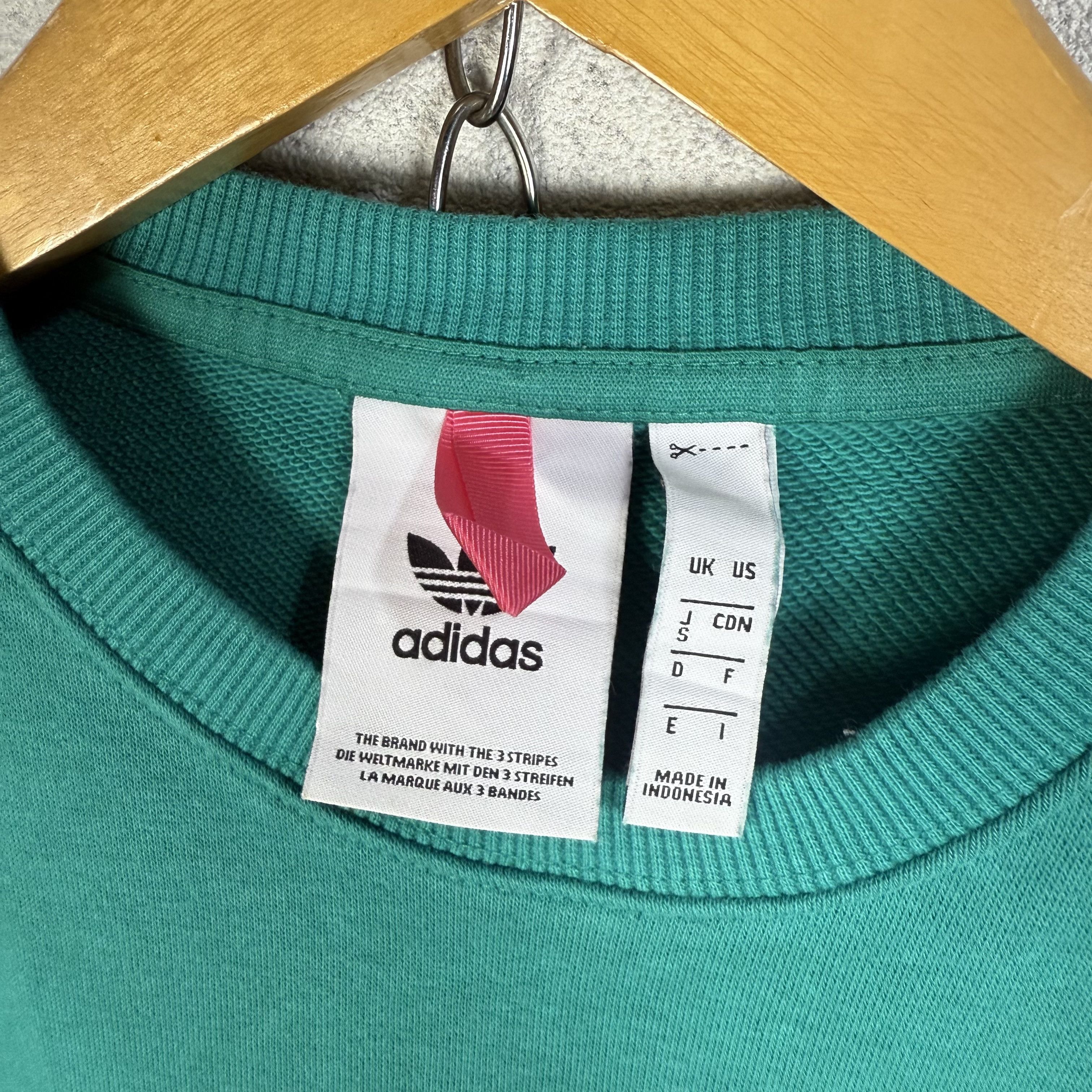 Adidas Adidas Sweatshirt Crewneck Size US S / EU 44-46 / 1 - 3 Thumbnail