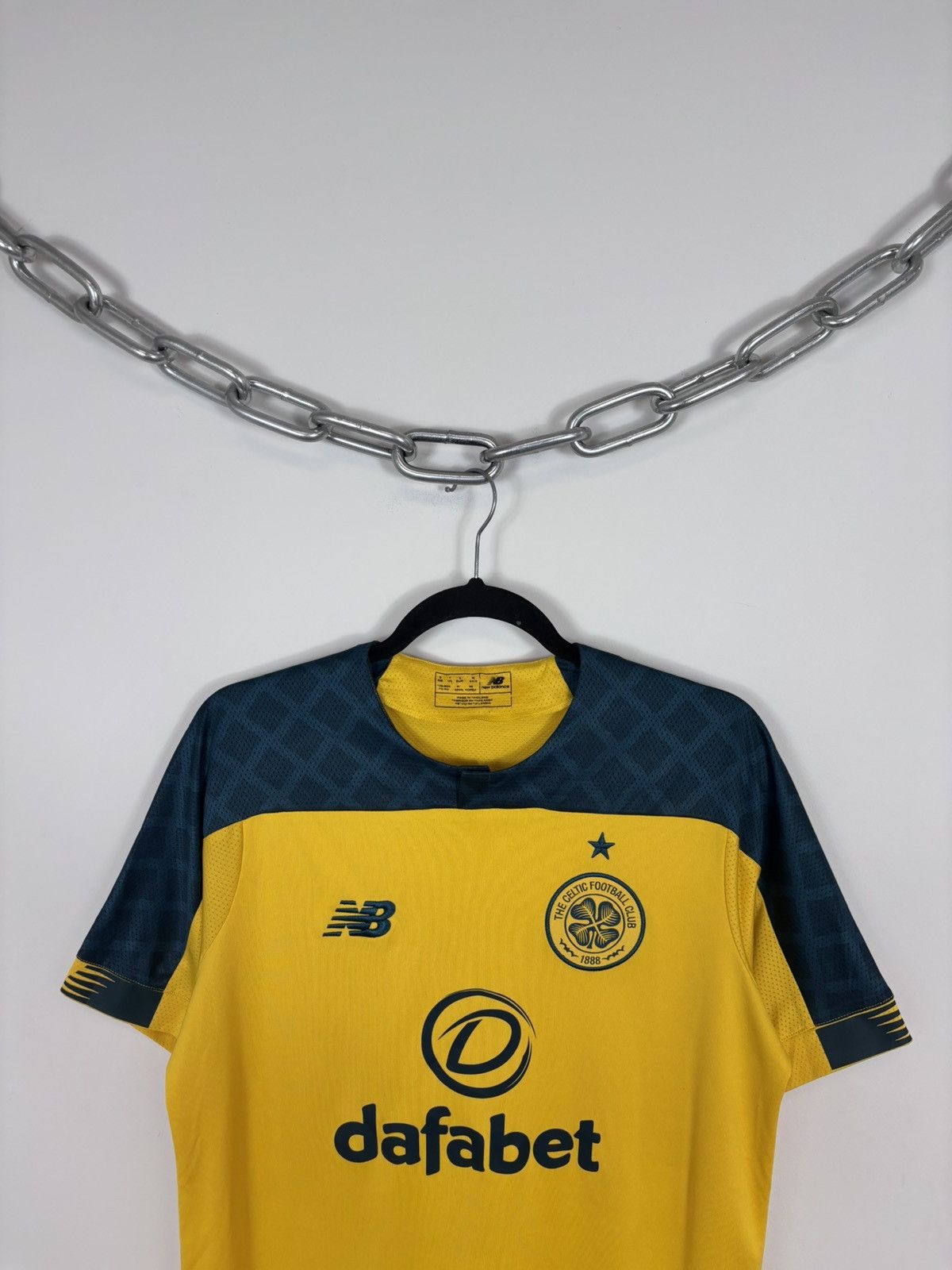 New Balance New Balance Celtic 2019/2020 Away Football Soccer Jersey Size US S / EU 44-46 / 1 - 3 Thumbnail