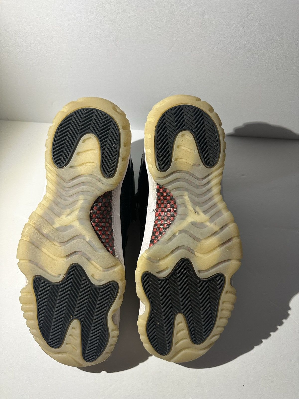 Jordan Brand Jordan 11 low retro 72-10 Size US 10 / EU 43 - 7 Thumbnail