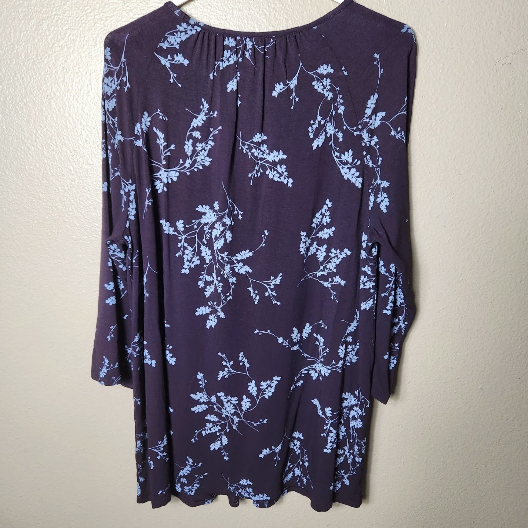 J. Jill J.JILL WEAREVER SHIRRED-NECKLINE TUNIC IN RADICCHIO TRAILING BUNCHES - Size L - Purple - Tunic - Womens Size L / US 10 / IT 46 - 7 Thumbnail