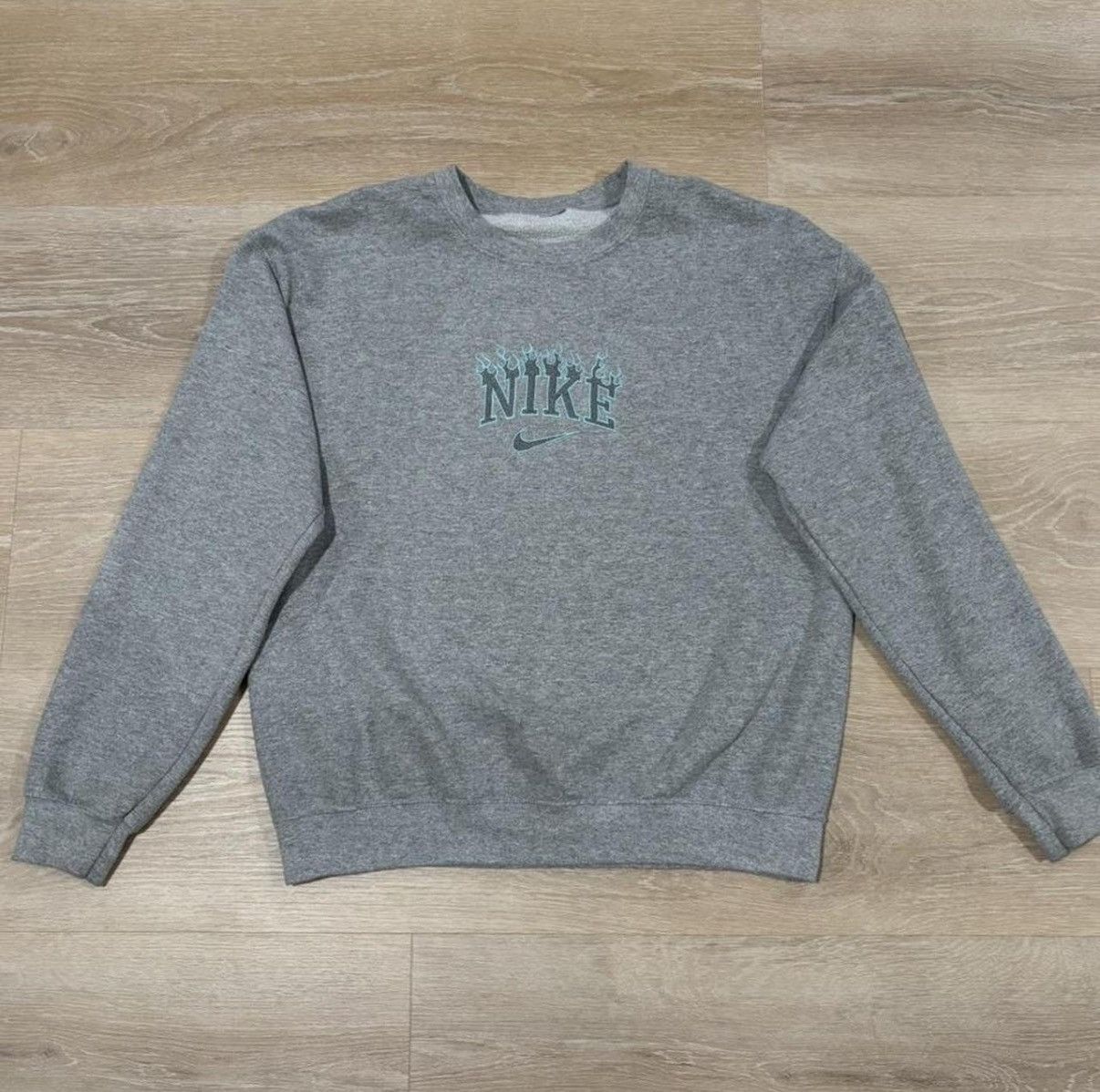 Nike Grey Nike embroidered crewneck Size M / US 6-8 / IT 42-44 - 2 Thumbnail