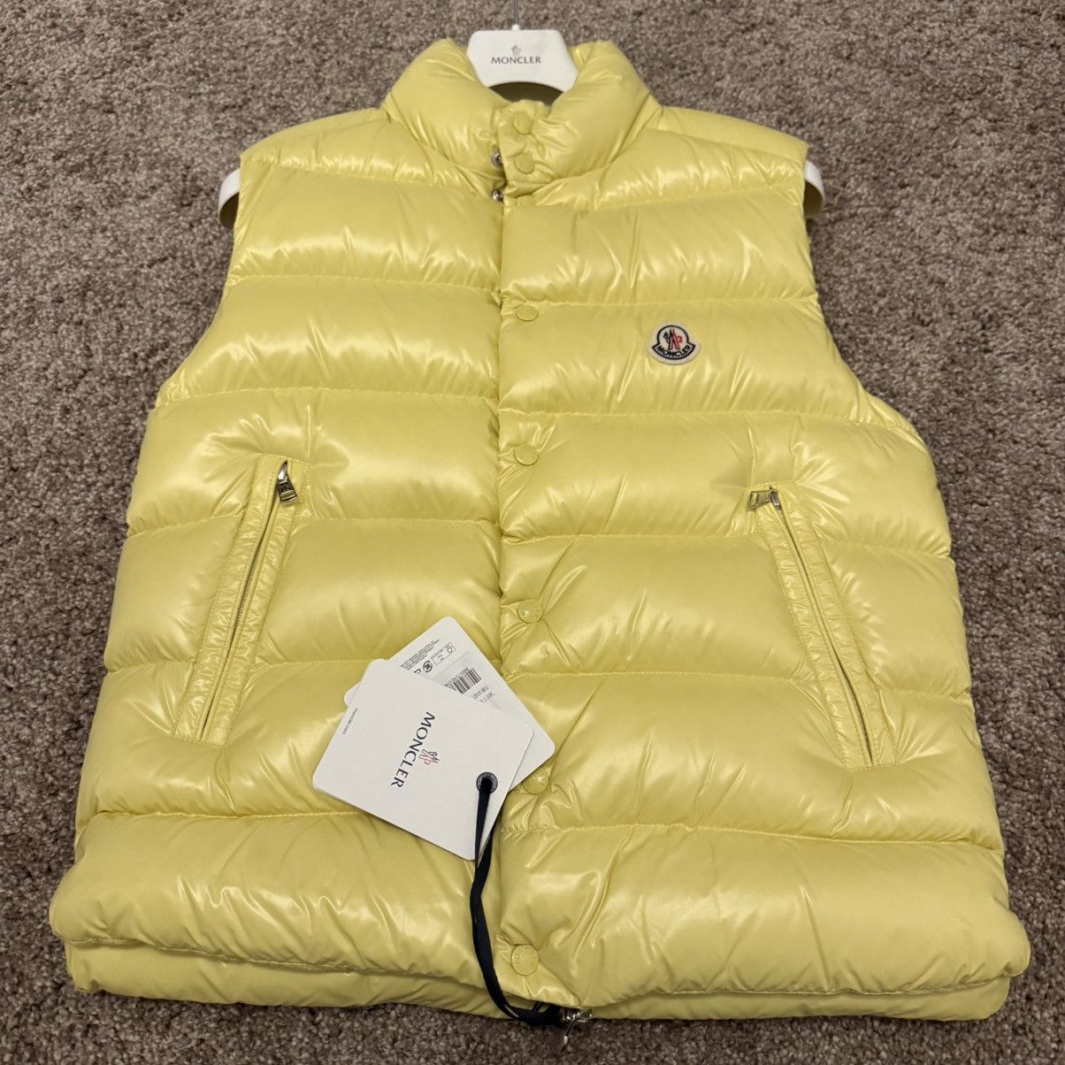 Moncler Moncler TIBB gilet bodywarmer size 2 yellow new gui bormes Size US M / EU 48-50 / 2 - 1 Thumbnail
