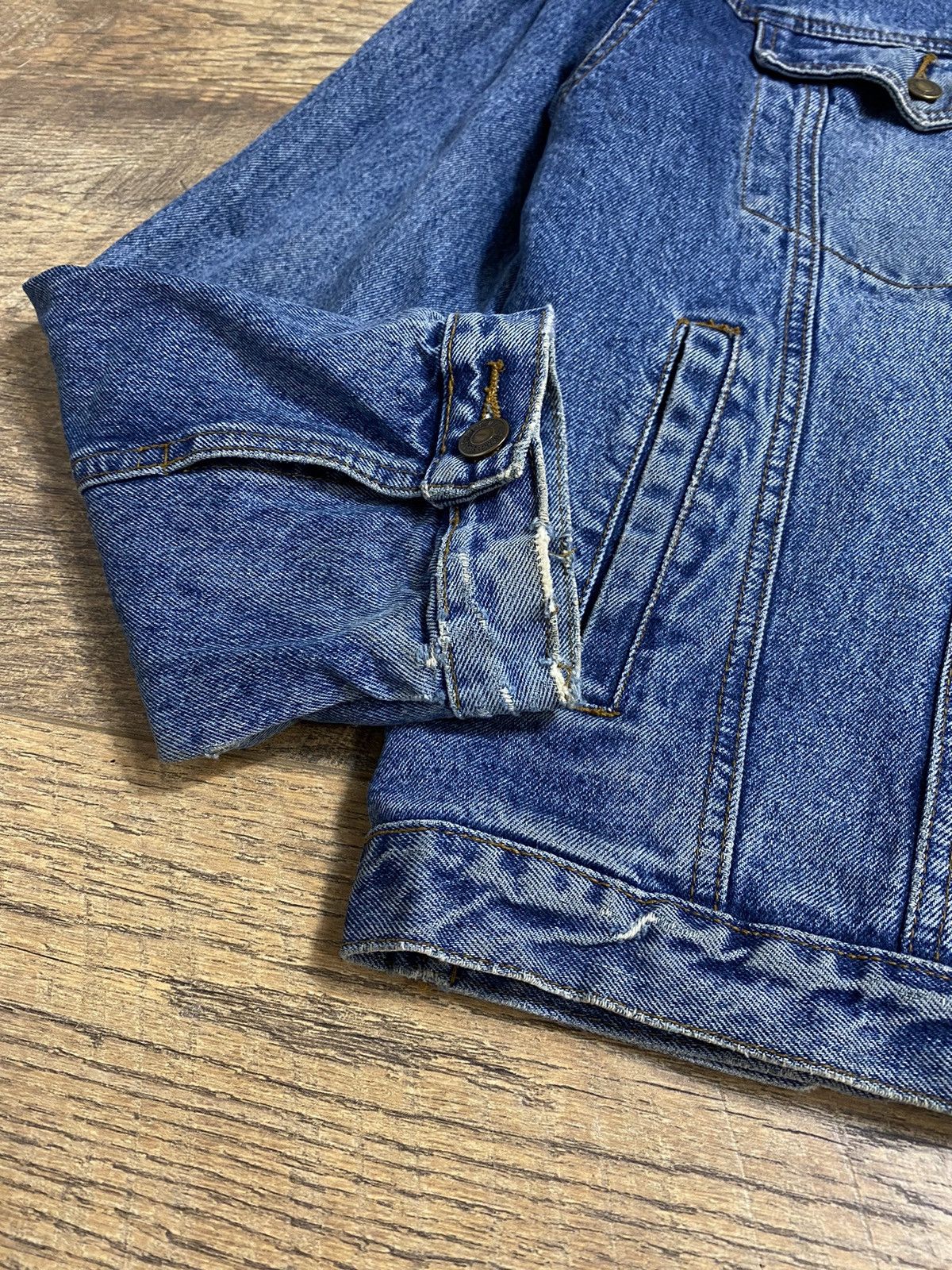 Vintage Vintage Distressed Denim Jacket. Size US XL / EU 56 / 4 - 3 Thumbnail