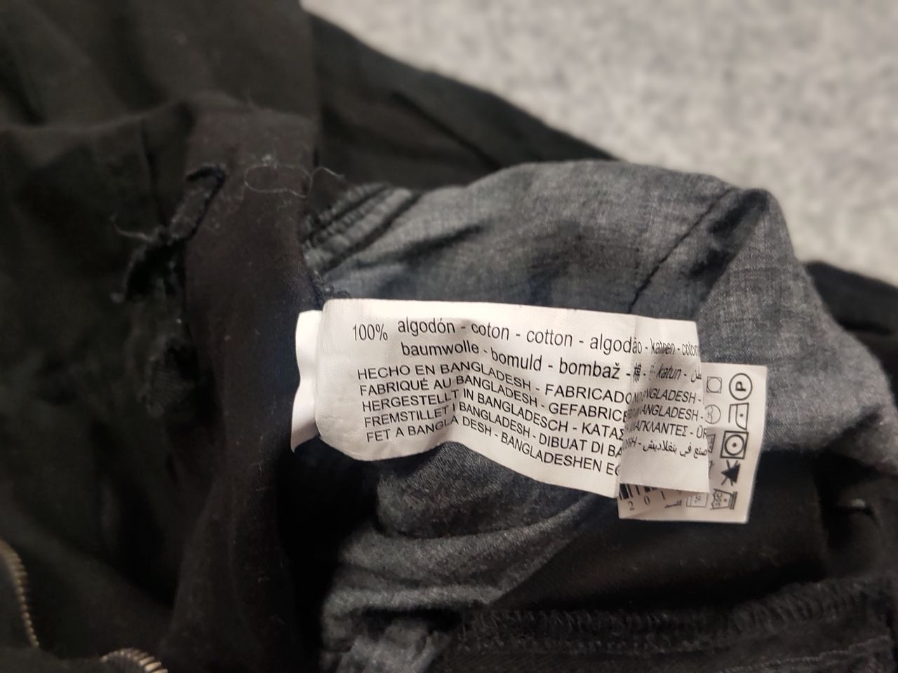 Japanese Brand Vintage Japanese Black Straight Multi Cargo Pants Y2K Style Size US 30 / EU 46 - 14 Thumbnail