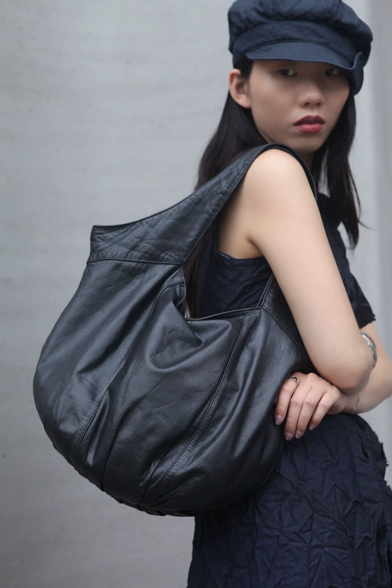 Yohji Yamamoto Cowhide Leather Handbag S-M in Black, Women's