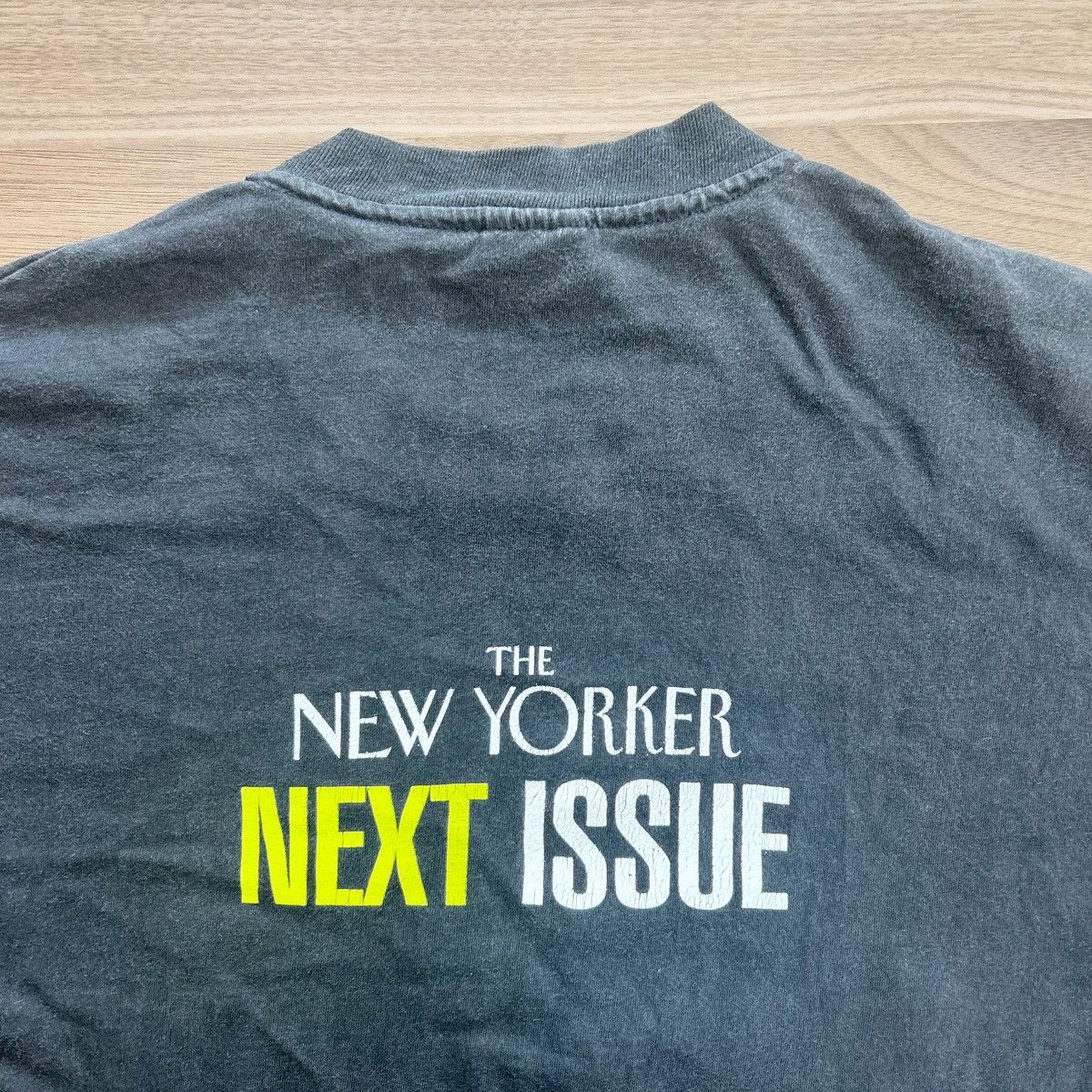 Vintage Vintage The New Yorker Magazine Next Issue T-shirt 90s XL Size US XL / EU 56 / 4 - 7 Thumbnail