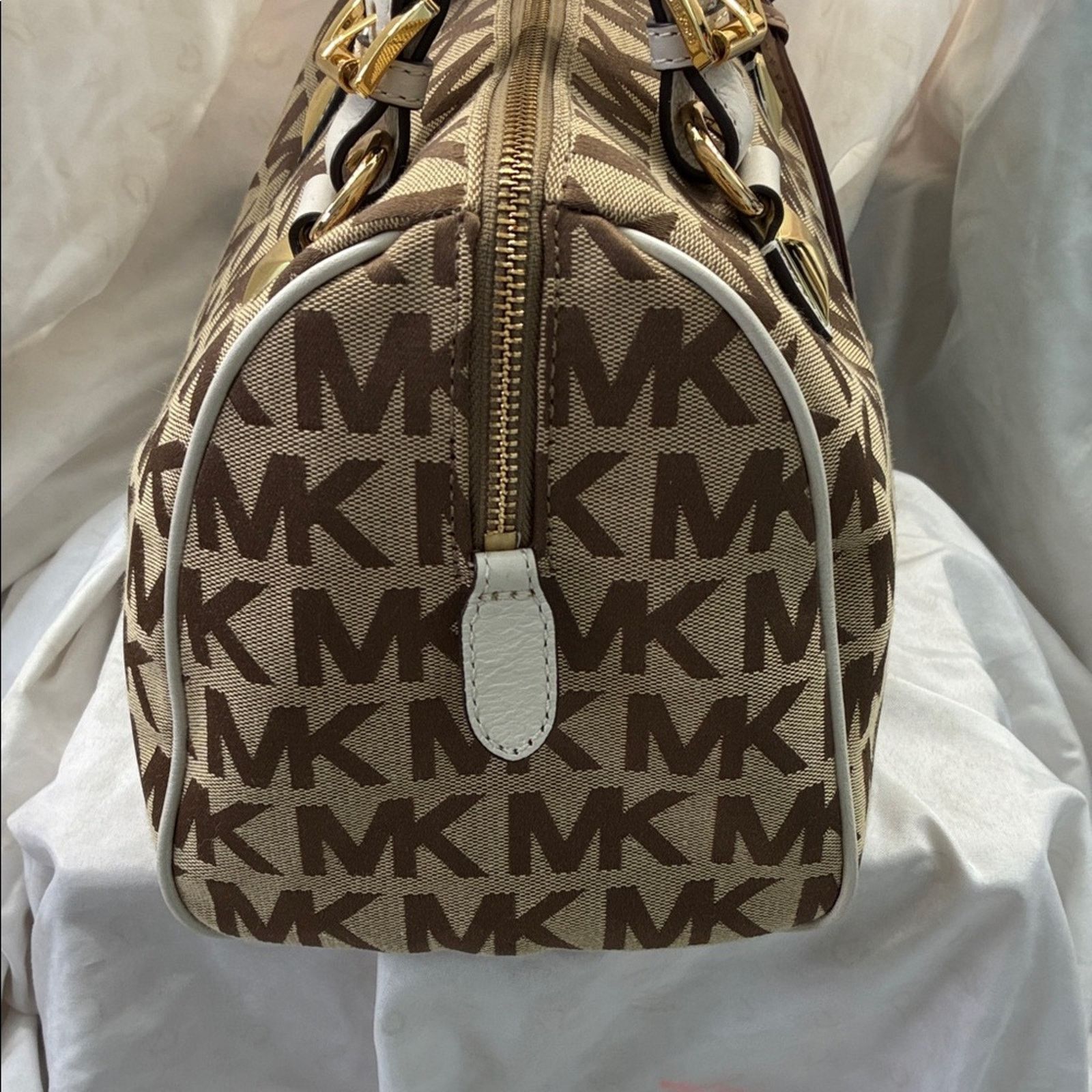 Michael Kors Michael Kors Grayson Monogram Handbag Size ONE SIZE - 5 Thumbnail