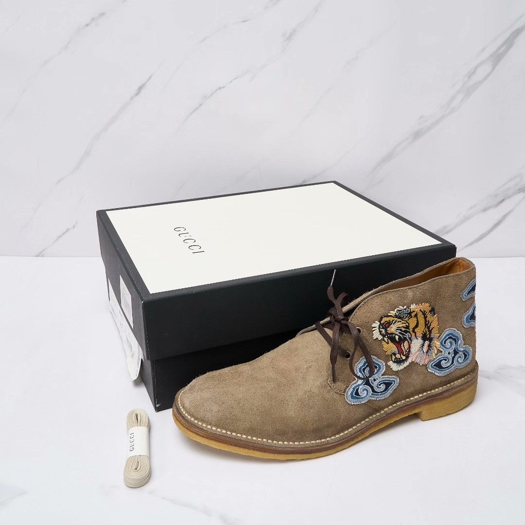 Gucci Gucci Men's Tiger Embroidery Desert Boots Size US 10.5 / EU 43-44 - 1 Thumbnail
