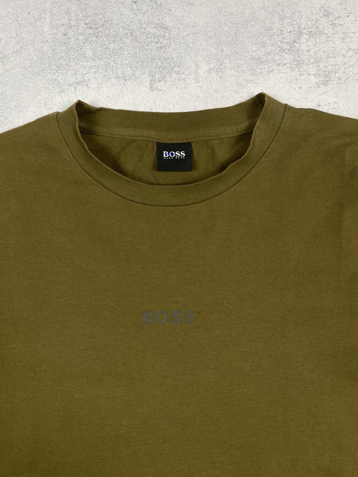 Hugo Boss Hugo Boss Center Logo Designer Olive T Shirt Size US M / EU 48-50 / 2 - 6 Thumbnail