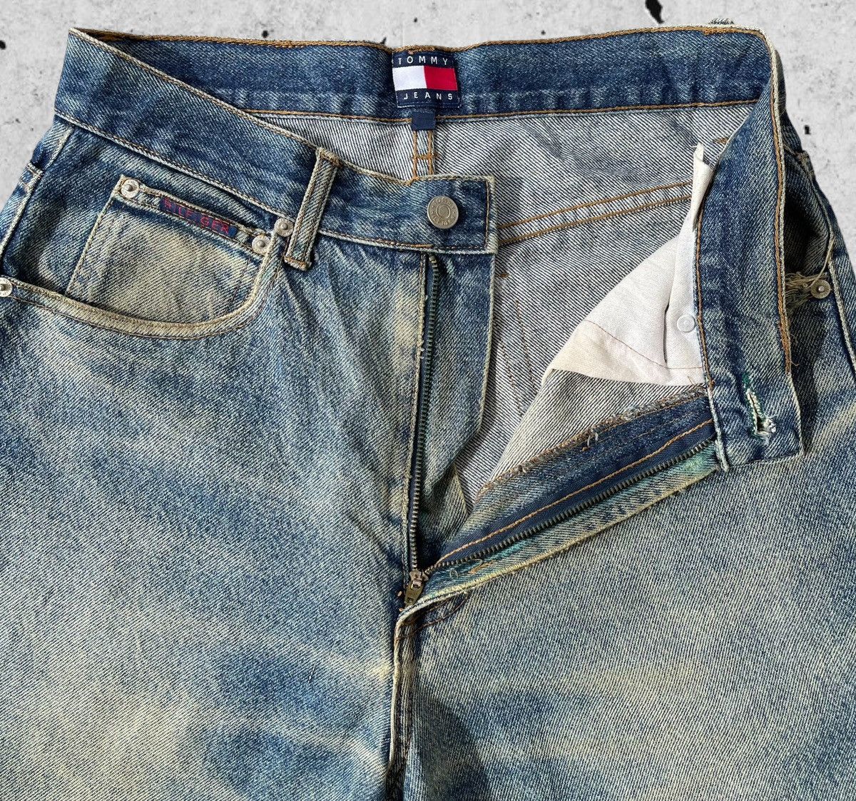 Tommy Hilfiger 🔥Tommy Hilfiger Distressed Denim W28 🔥 Size US 28 / EU 44 - 6 Thumbnail