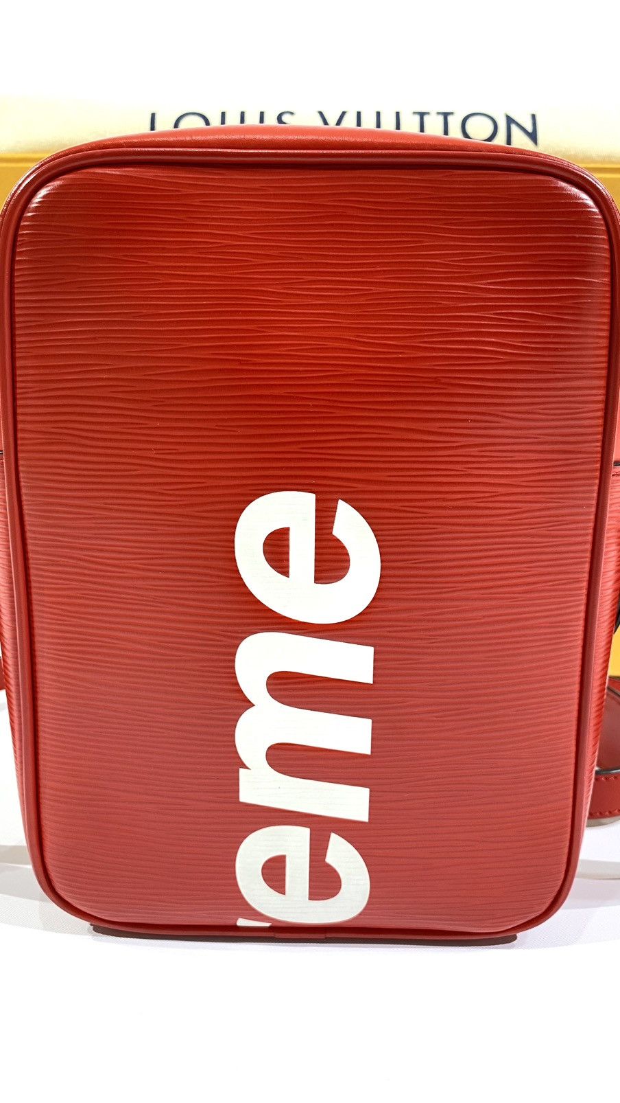 Louis Vuitton × Supreme Louis Vuitton X Supreme Danube PM EPI Leather Cross Body Bag Size ONE SIZE - 7 Thumbnail