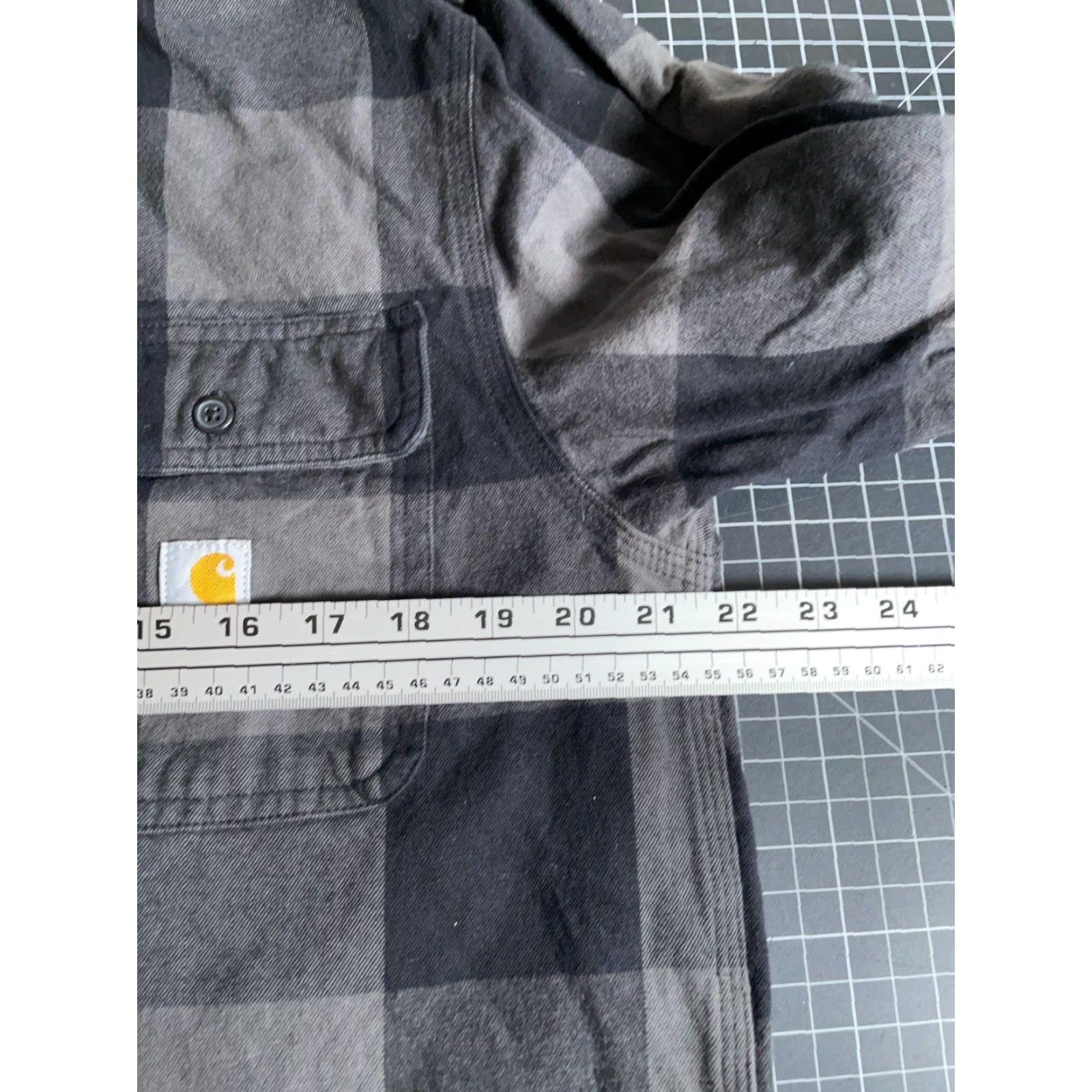 Carhartt VINTAGE? No, but Carhartt Loose Fit Flannel Shirt Men’s Medium Gray Black Check Pattern 107013 Size US M / EU 48-50 / 2 - 5 Thumbnail