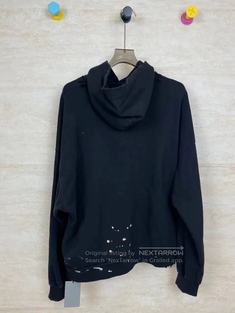 Balenciaga Balenciaga Spray-Painted Rainbow Hoodie Size US M / EU 48-50 / 2 - 2 Thumbnail