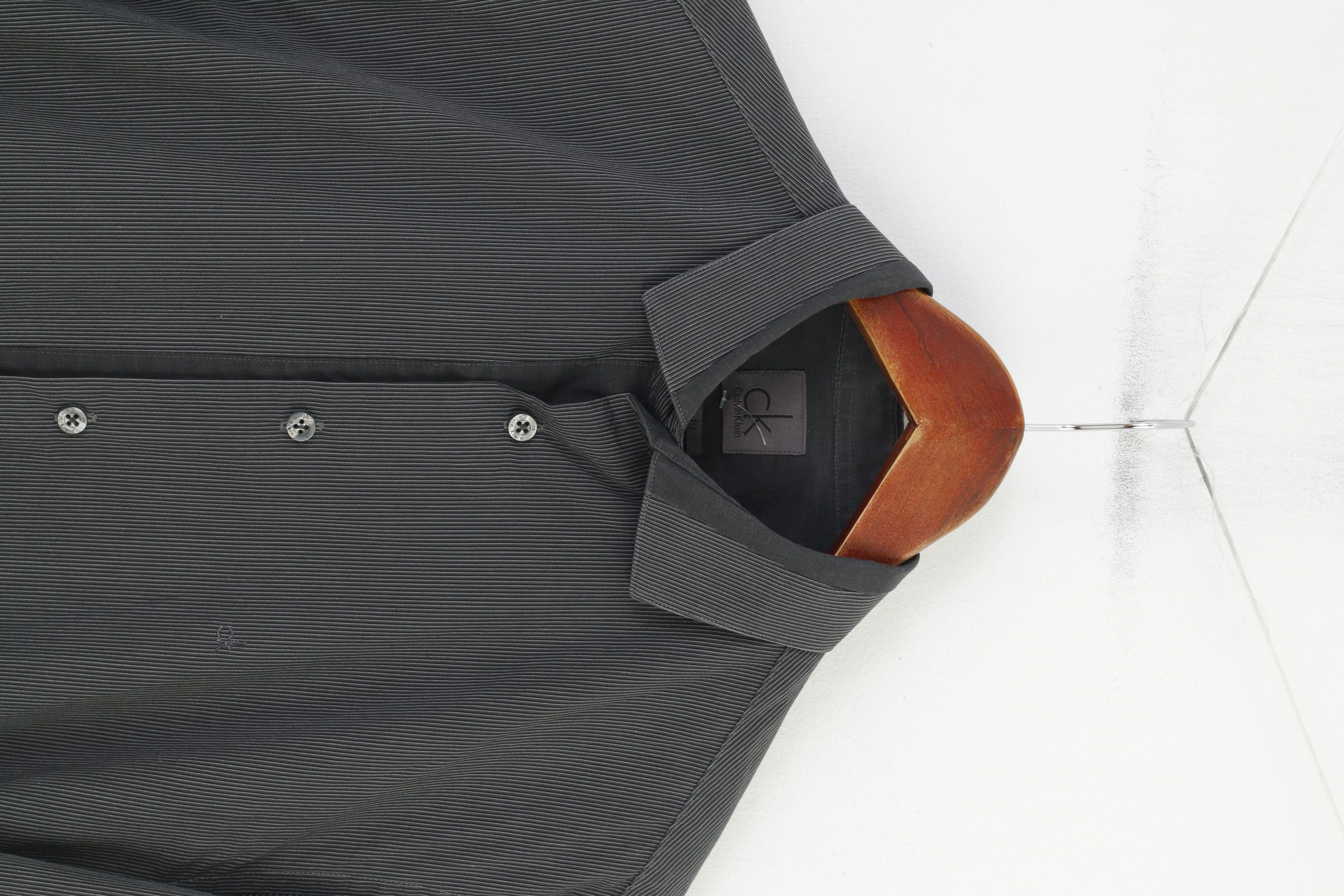 Calvin Klein Calvin Klein Men 40 15.75 S Casual Shirt Striped Slim 9984 Size US S / EU 44-46 / 1 - 2 Thumbnail