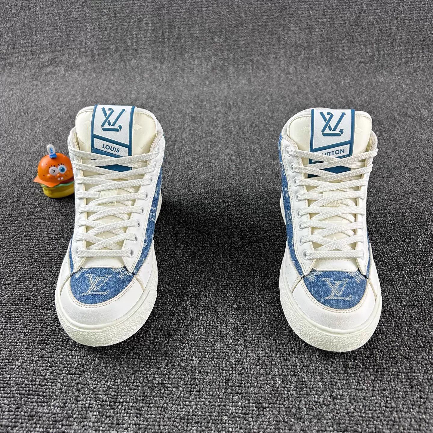 Louis Vuitton LV mismatched blue Monogram sneakers 36 Size US 5.5 / IT 35.5 - 2 Thumbnail