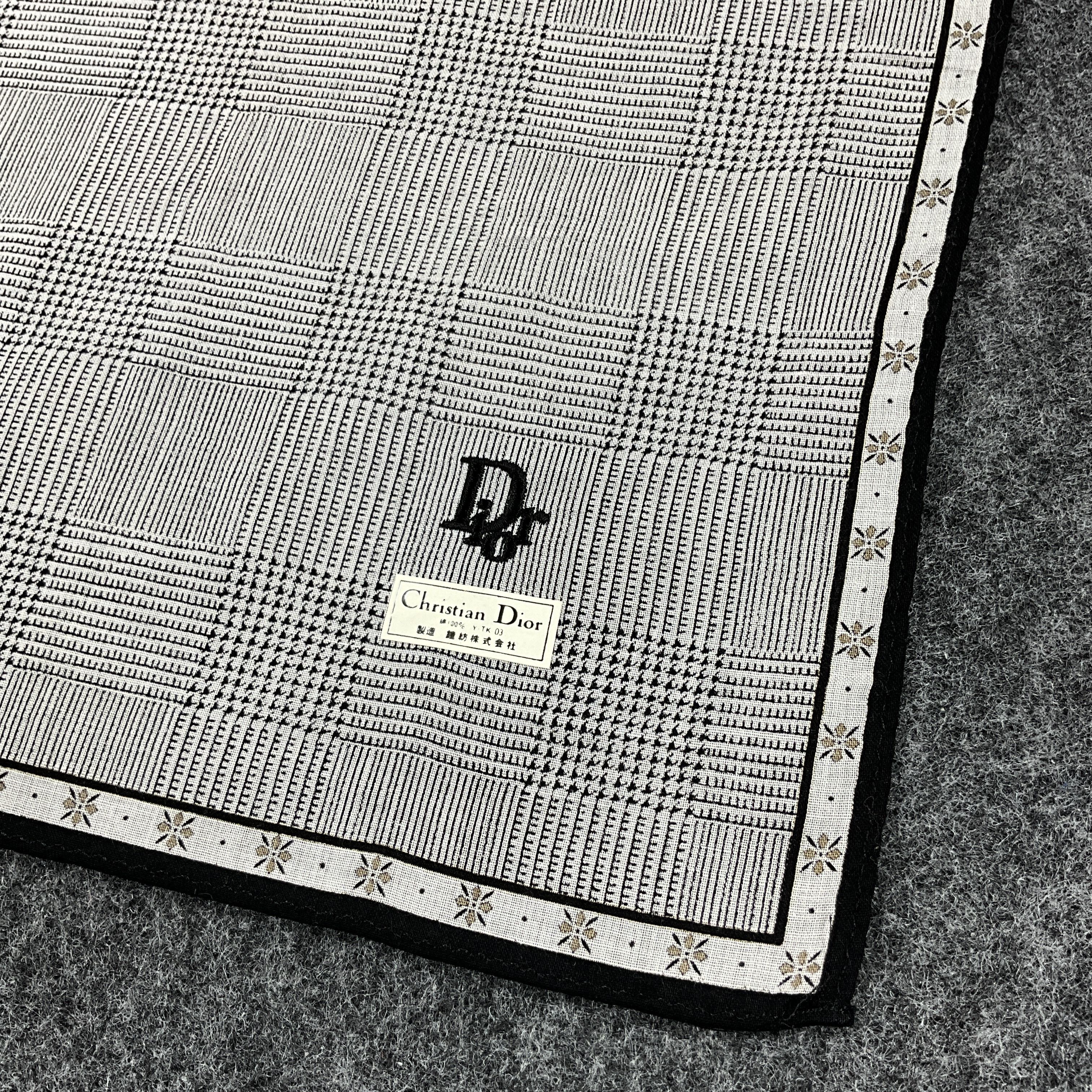 Christian Dior Monsieur × Vintage Vintage Dior Handkerchief / Bandana / Neckerchief B034 Size ONE SIZE - 4 Thumbnail