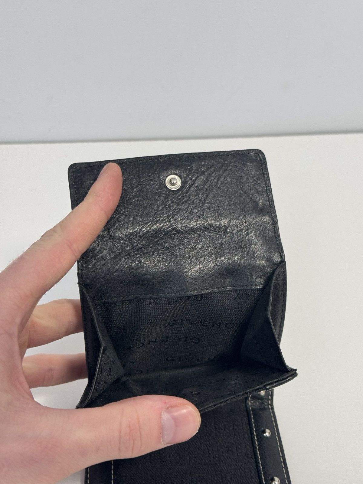 Givenchy Auth Givenchy Vintage Leather Compact Wallet Preowned Black Size ONE SIZE - 17 Thumbnail