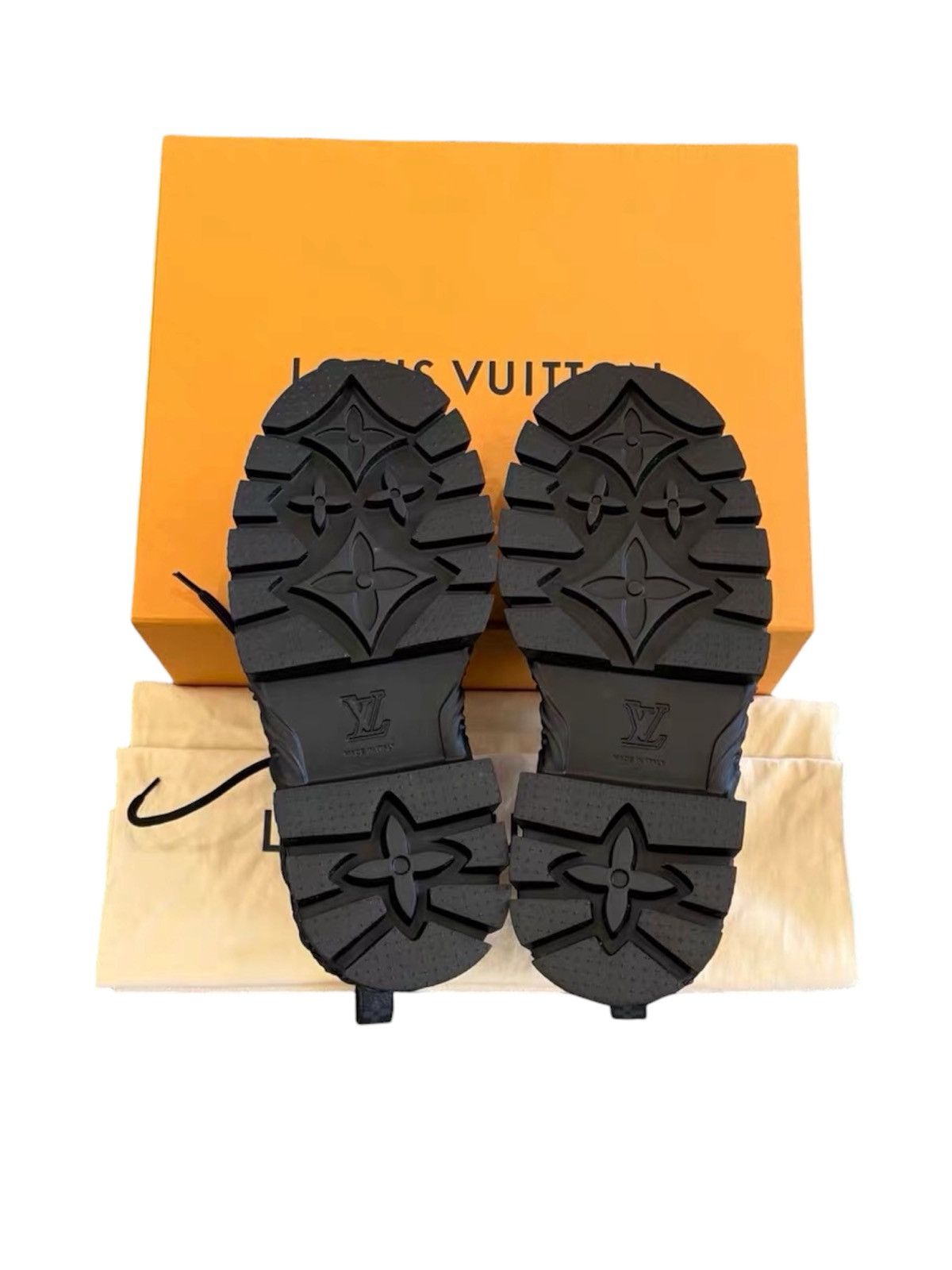 Louis Vuitton Louis Vuitton 7 Baroque Ranger Boots Black Calf Leather Size US 7 / EU 40 - 4 Thumbnail