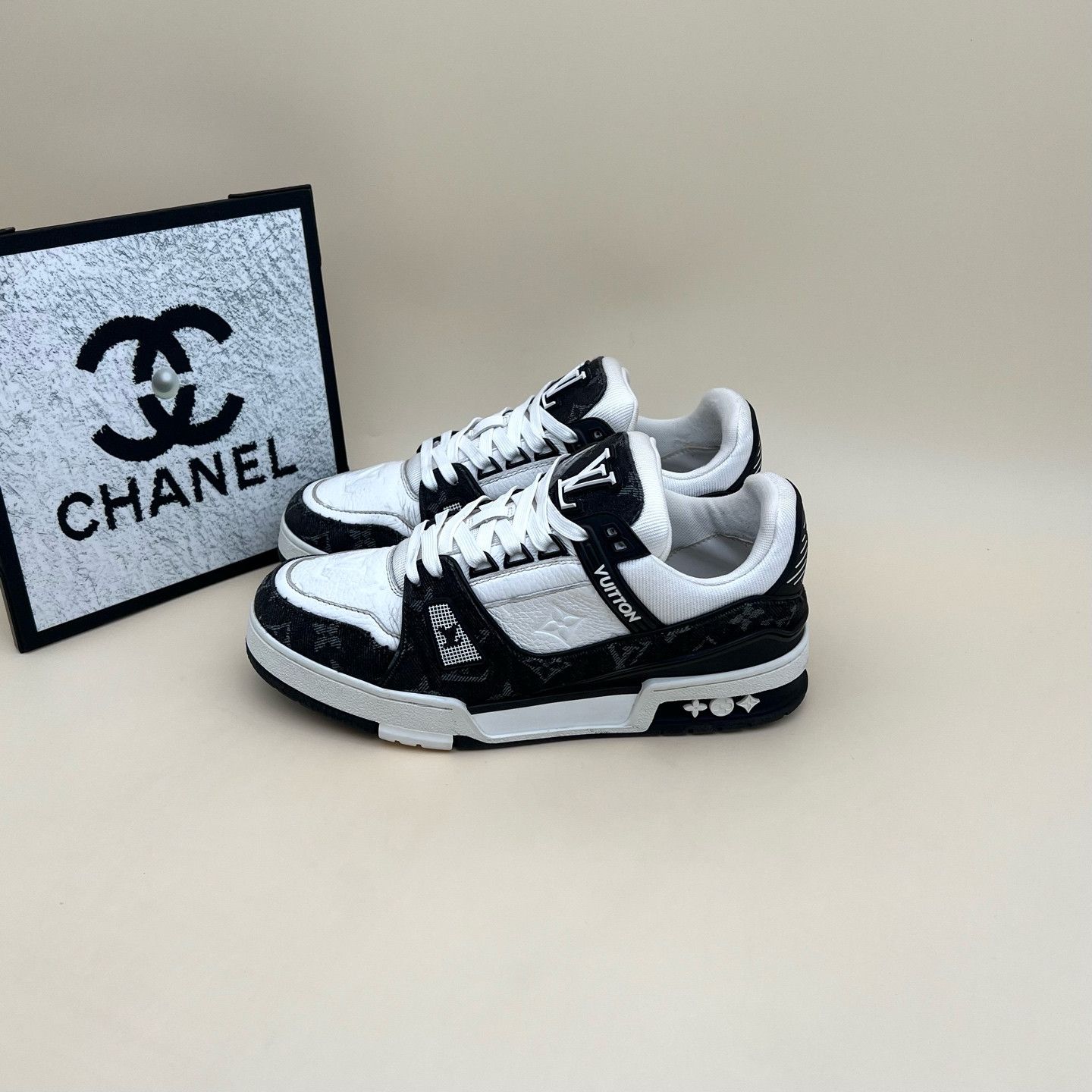 Louis Vuitton Louis Vuitton Monogram Trainer Low-Top Sneakers Size 6 Size US 5.5 / EU 38 - 1 Thumbnail