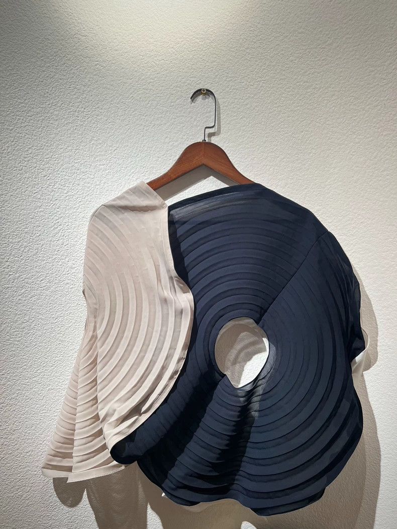 Issey Miyake Issey Miyake Donut top smock Size M / US 6-8 / IT 42-44 - 2 Thumbnail