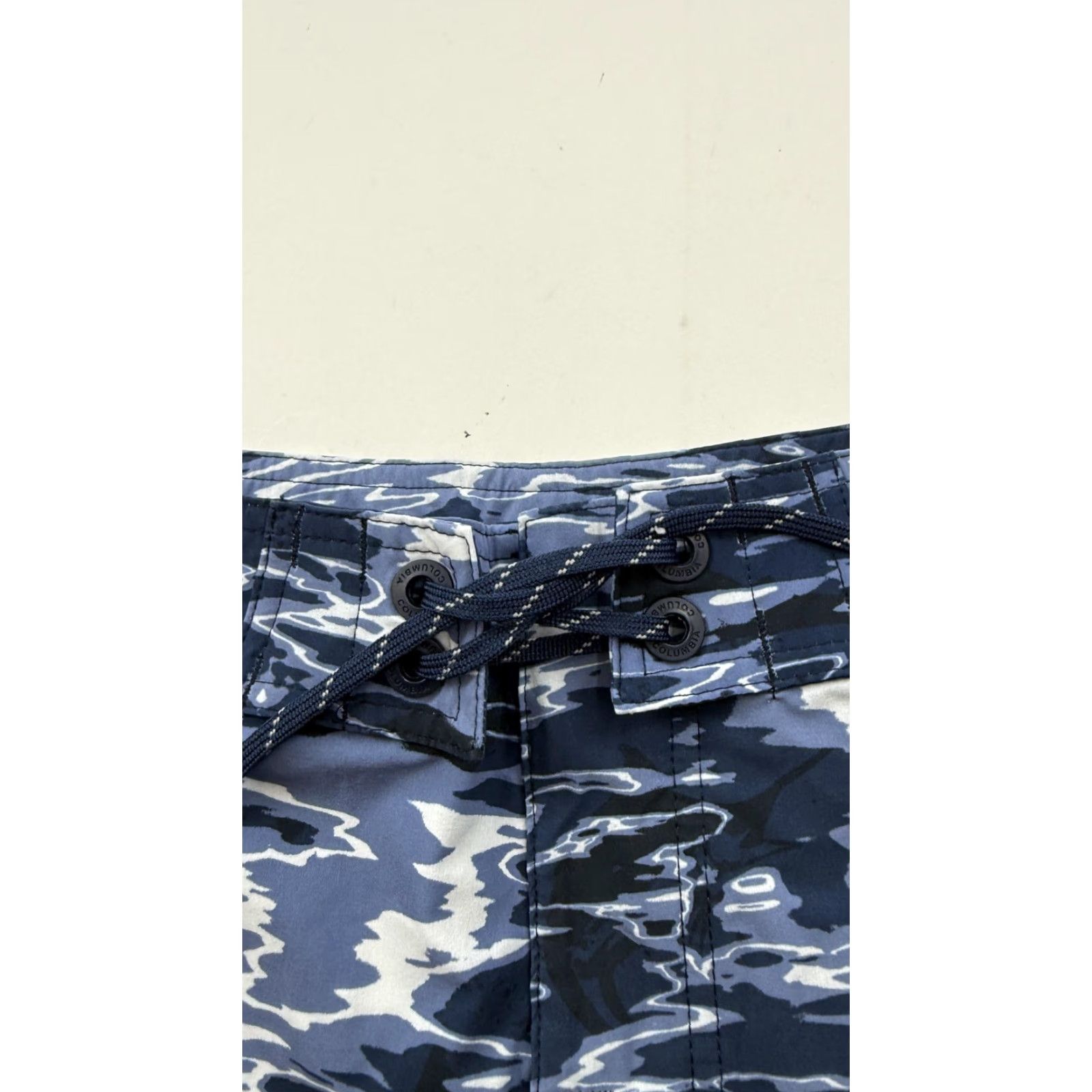 Vintage Columbia PFG Board Shorts Mens 38 Blue Camo Water Print Fishing Trunks 9 Inseam Size US 38 / EU 54 - 3 Thumbnail
