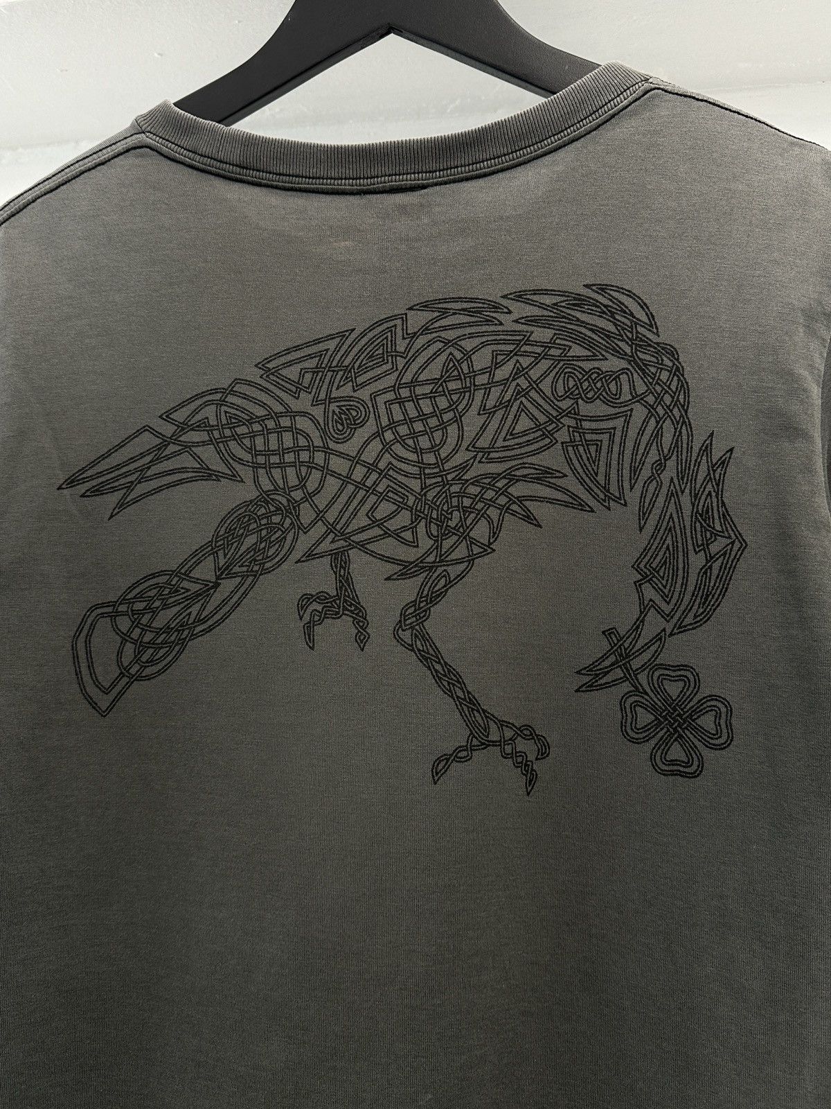 Number (N)ine Number (N)ine AW06 “Noir” Archive Tribal Raven Graphic Tee Size US S / EU 44-46 / 1 - 4 Thumbnail