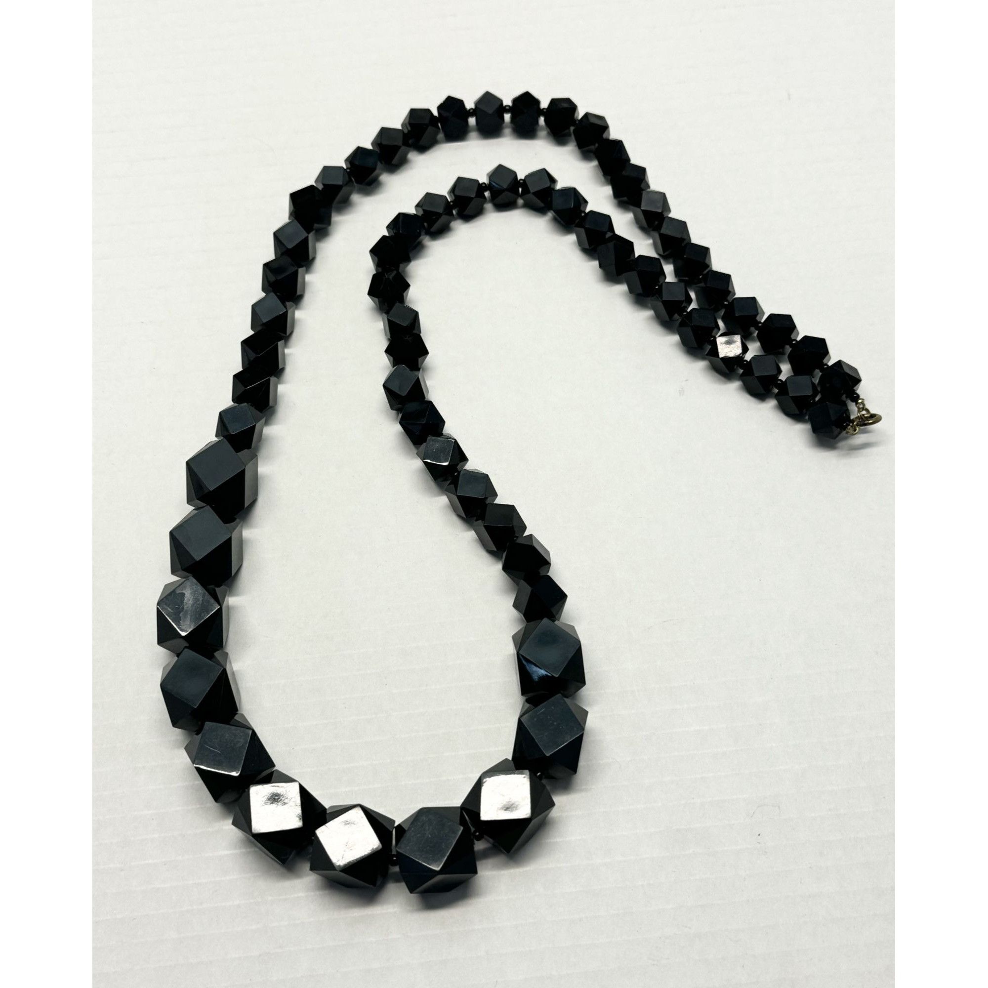 Vintage Vintage black graduating beaded necklace Size ONE SIZE - 1 Thumbnail