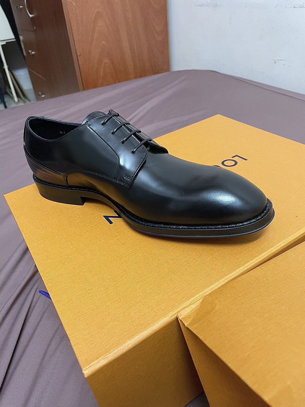 Louis Vuitton Louis Vuitton Kensington black derby shoes Size US 7 / EU 40 - 14 Thumbnail