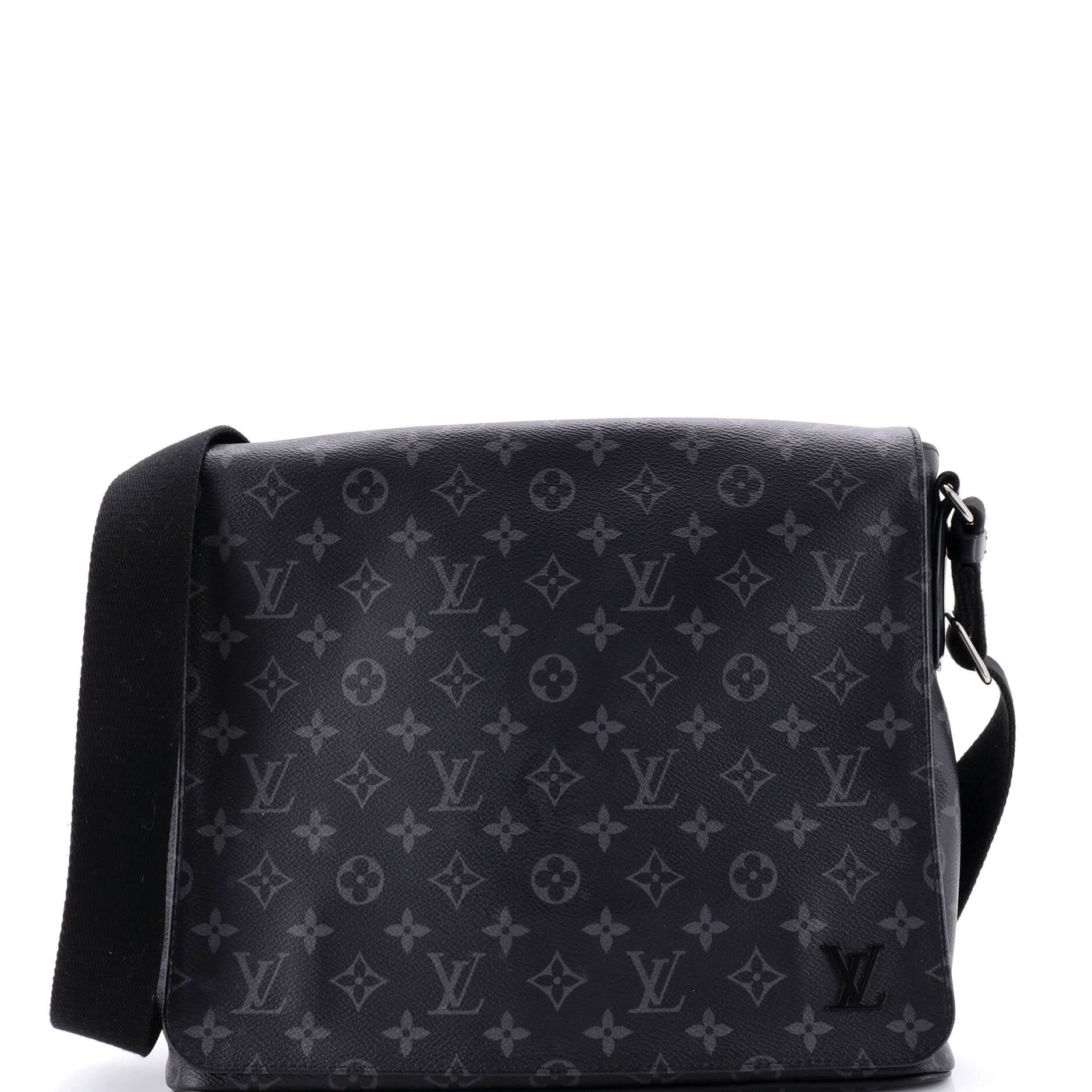 Louis Vuitton District Messenger Bag Size ONE SIZE - 1 Thumbnail