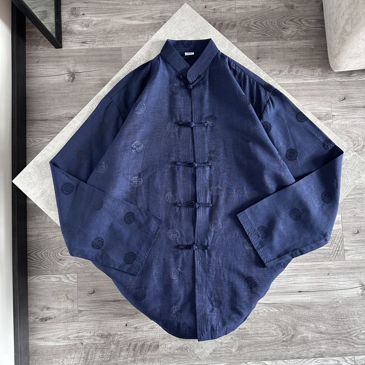 Vintage Vintage 90s 100% Silk Monogram Japanese style kimono shirt Size US L / EU 52-54 / 3 - 1 Thumbnail