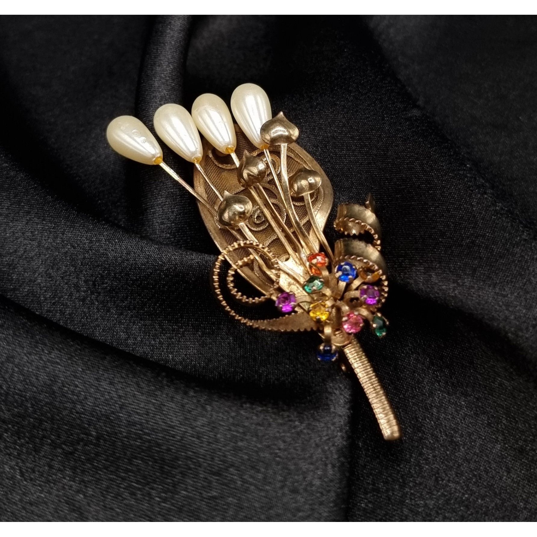 Vintage Vintage 1960s OTC International Gold-Tone Brooch Size ONE SIZE - 1 Thumbnail