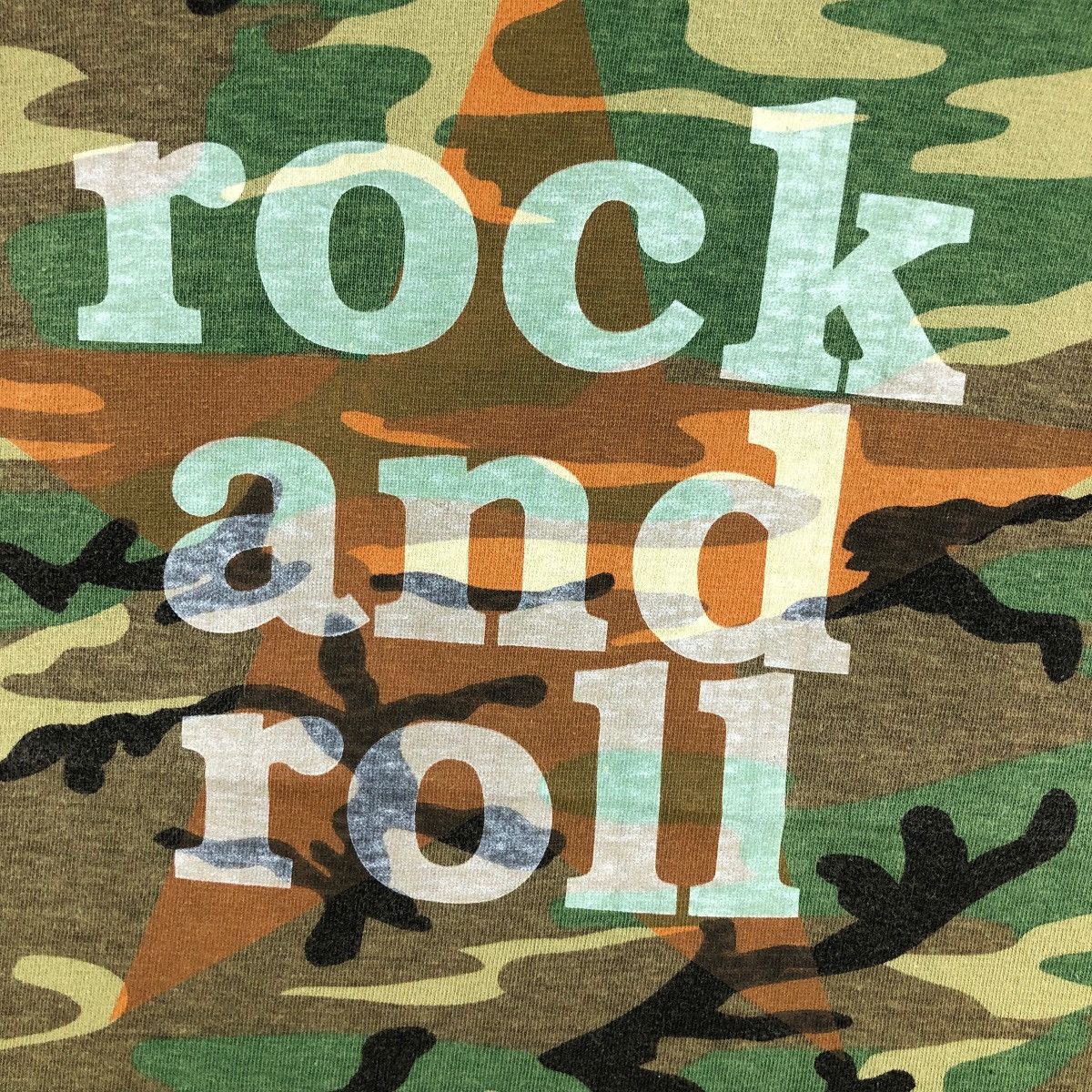 Band Tees × Vintage Y2K Rock And Roll B’z Live Gym Green Tee Shirt Camouflage Size US S / EU 44-46 / 1 - 3 Thumbnail