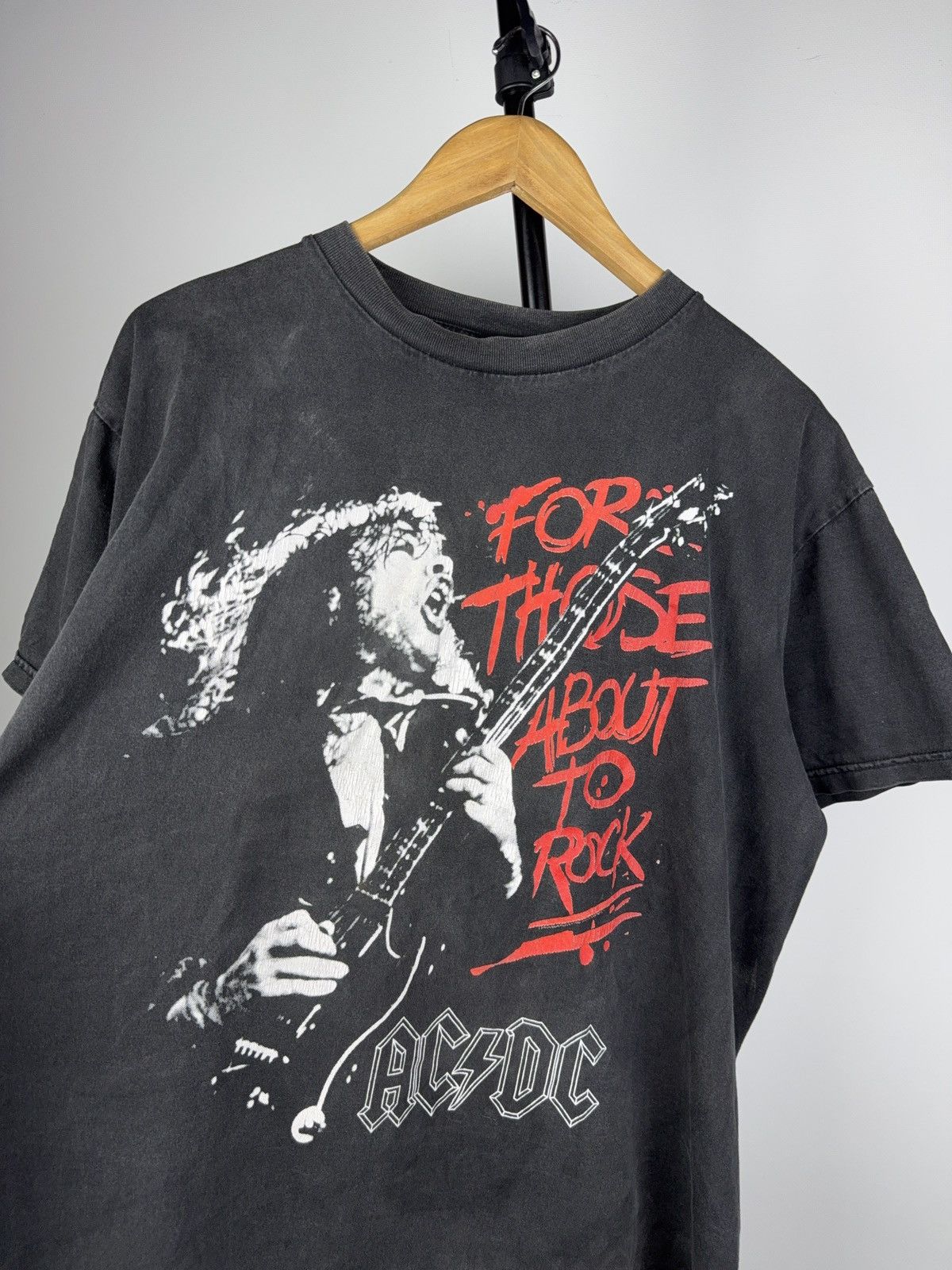 AC/DC Vintage AC/DC 2004 Rock Band Faded Tee T-shirt We Salute You Size US L / EU 52-54 / 3 - 5 Thumbnail