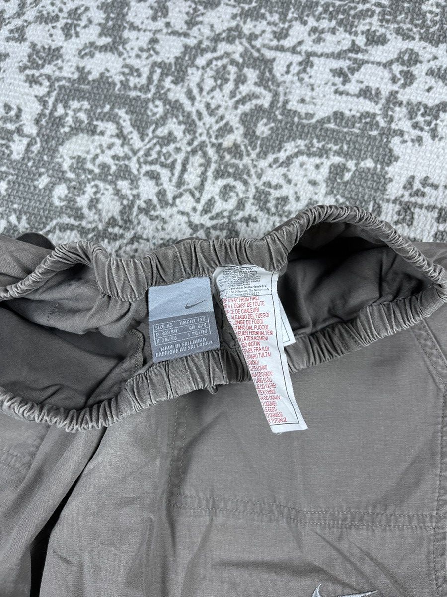 Nike × Vintage ➕ vintage y2k Nike bell bottoms cargo flares streetwear Size 28" / US 6 / IT 42 - 5 Thumbnail