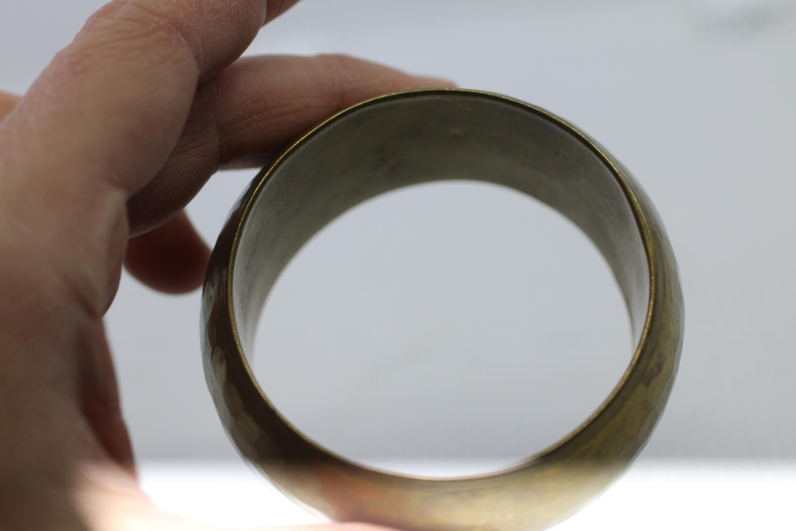 The Unbranded Brand Vintage Wide Hammered Brass Bangle Bracelet Boho Jewelwey Size ONE SIZE - 5 Thumbnail