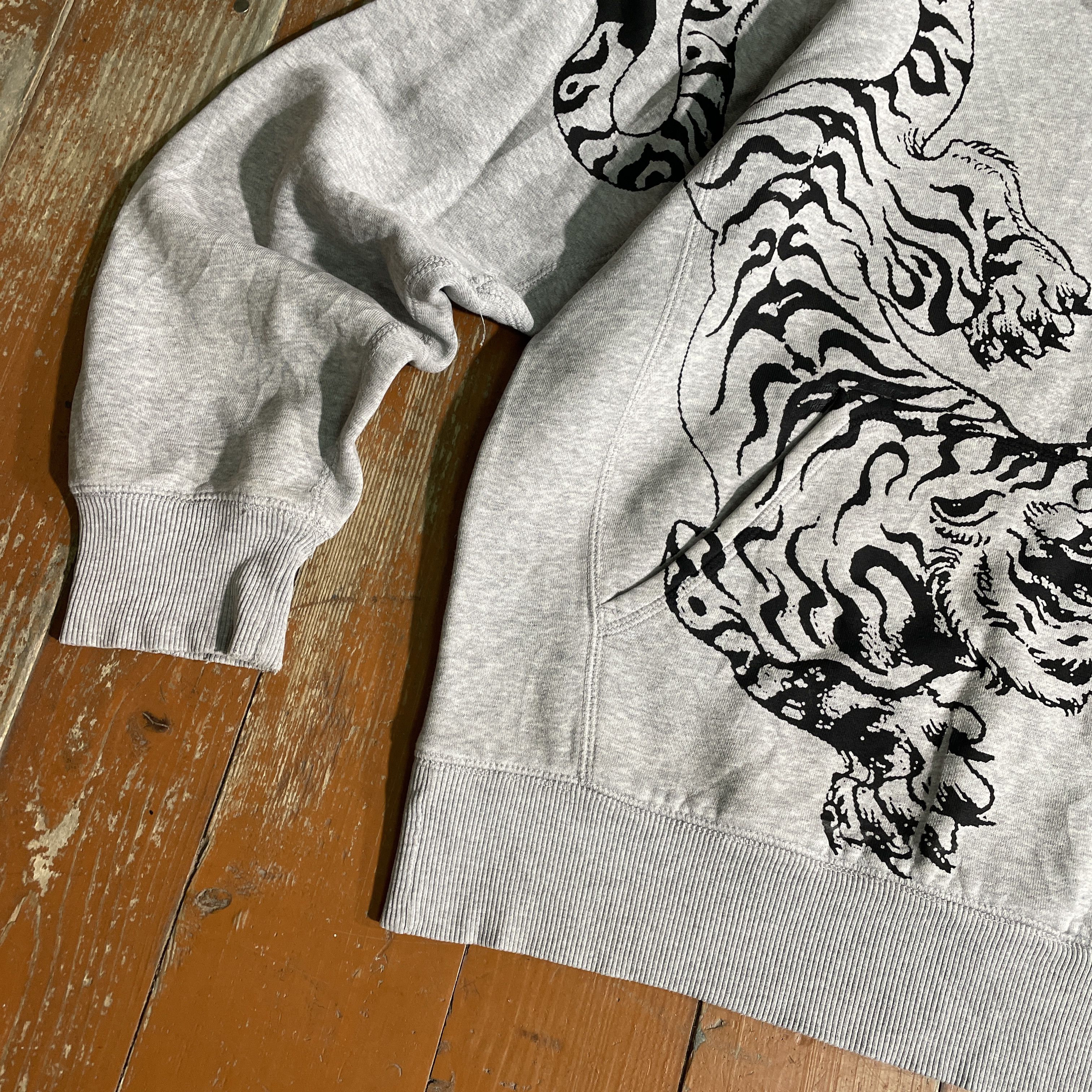 Nike Vintage Custom Nike gray Hoodie Tiger art grunge opium y2k Size US M / EU 48-50 / 2 - 3 Thumbnail