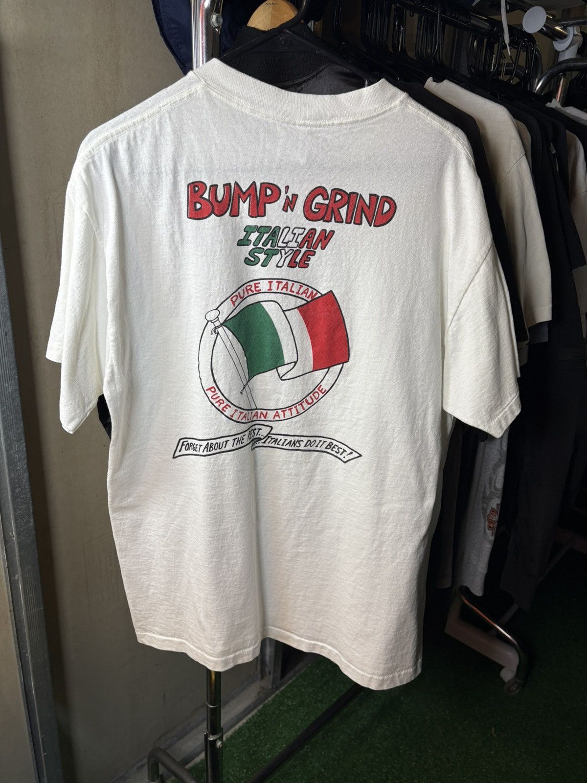 Delta × Vintage 1990s Italian Graphic T-Shirt Size US L / EU 52-54 / 3 - 2 Thumbnail