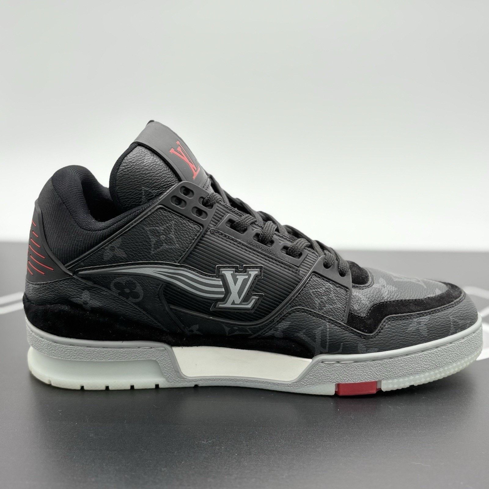 Louis Vuitton Louis Vuitton Trainer Eclipse ' Black Grey ' | CLEAN! Size US 11 / EU 44 - 10 Thumbnail