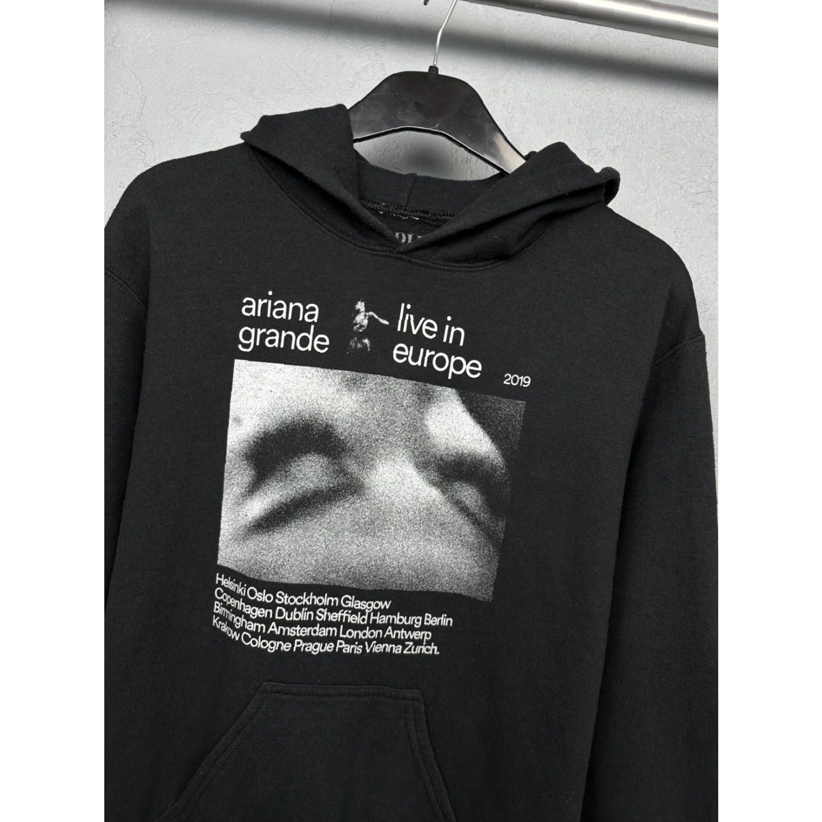 Vintage Ariana Grande Sweetener World Tour Hoodie Women XS-Size S Black Logo Pullover Hooded Cotton Front Size S / US 4 / IT 40 - 2 Thumbnail