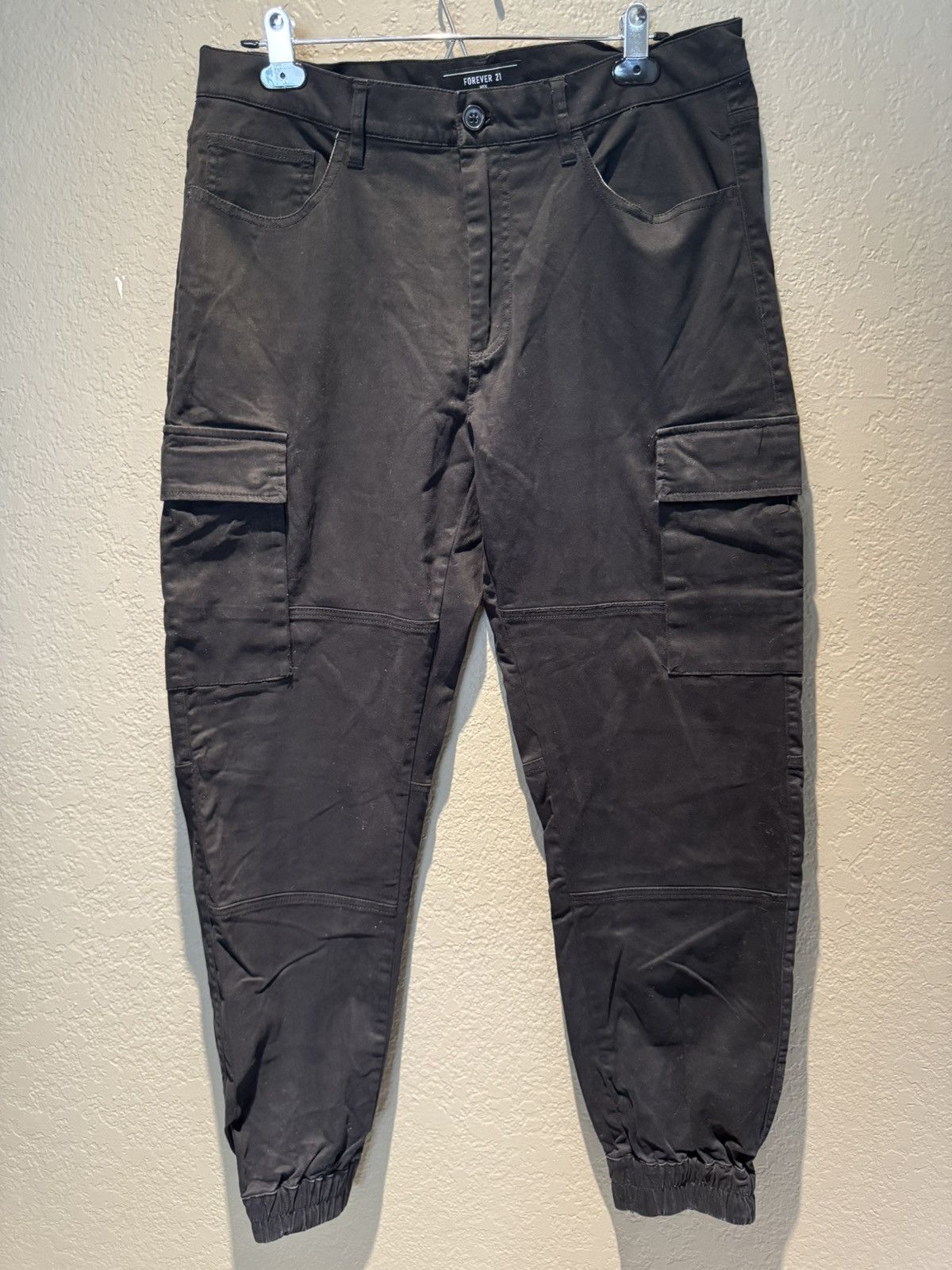Forever 21 Forever 21 Parachute Balloon Cargo Cuff Pants Black Cotton Size US 30 / EU 46 - 1 Thumbnail