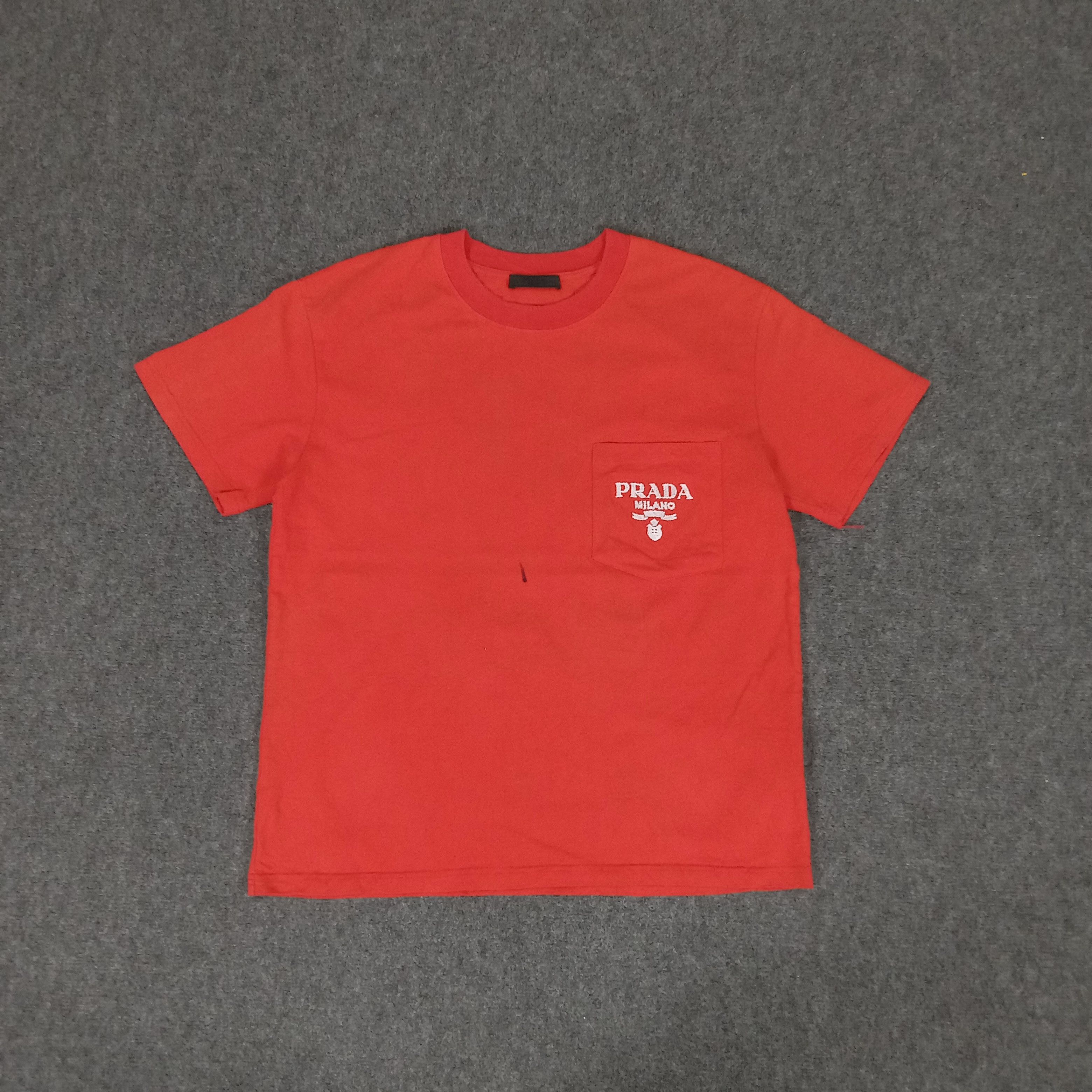 Vintage Italian Brand Prada Pocket Logo Tshirt Size US M / EU 48-50 / 2 - 1 Thumbnail